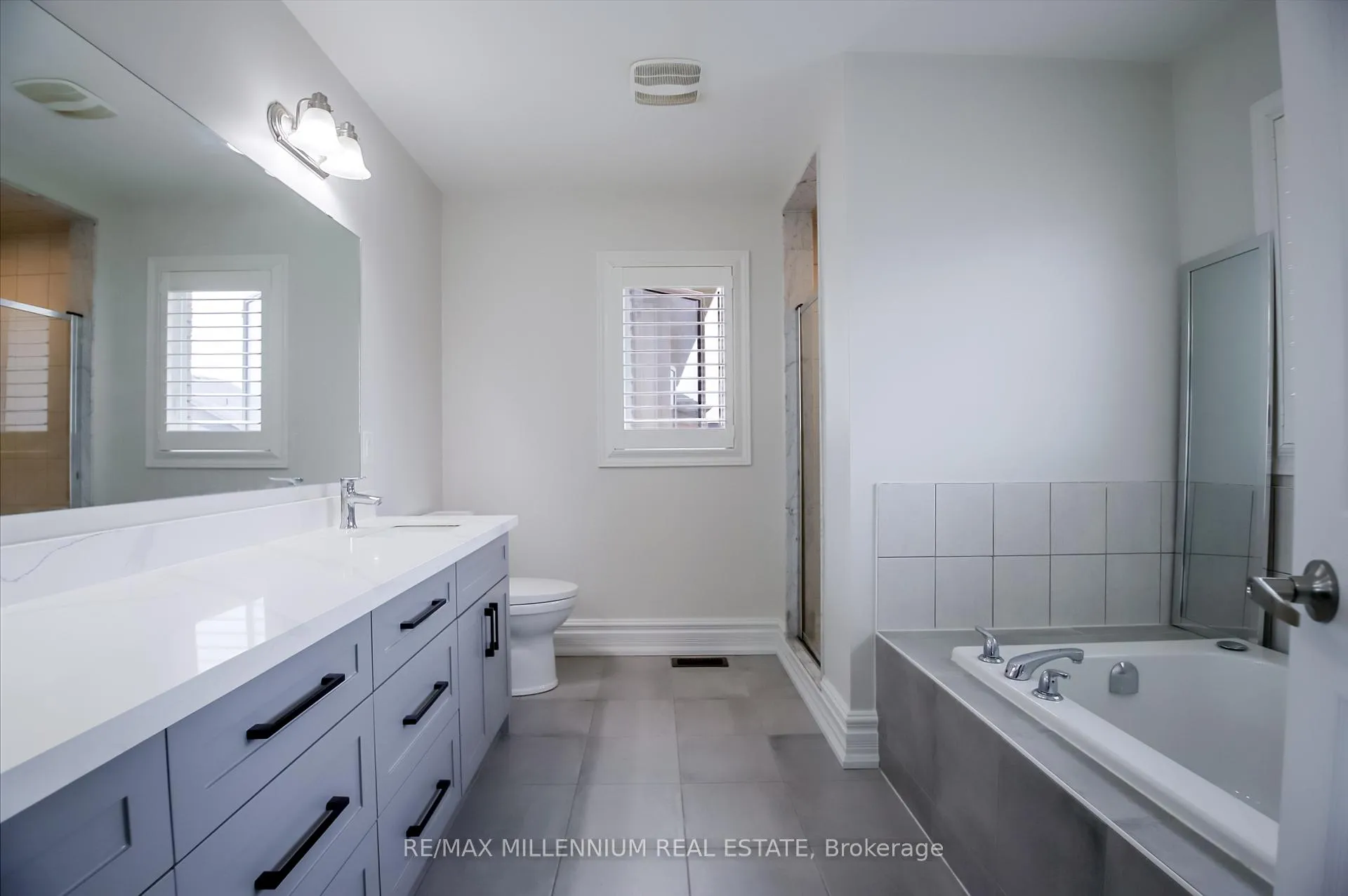 Photo 32 of 47 Douglas Kemp Crescent, Clarington, Bowmanville — HOMEH