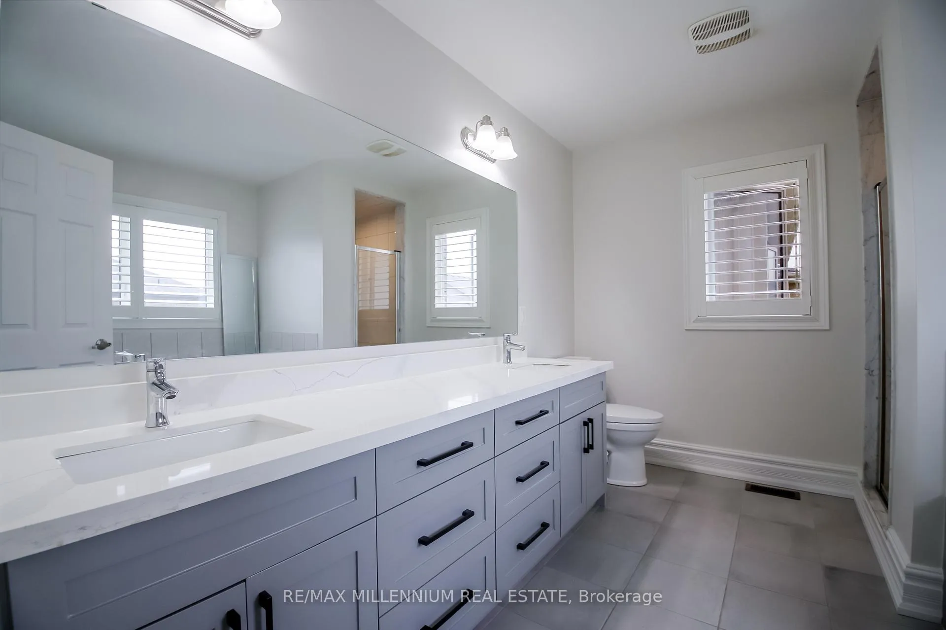 Photo 33 of 47 Douglas Kemp Crescent, Clarington, Bowmanville — HOMEH