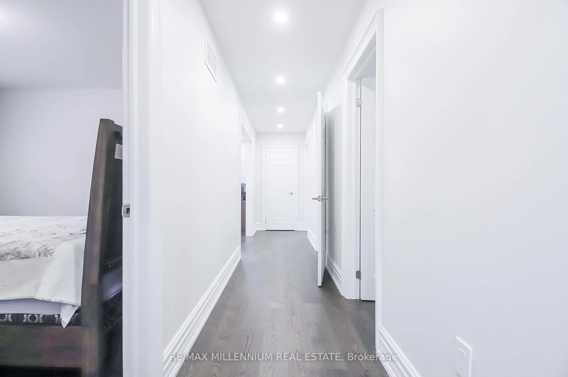 Photo 34 of 47 Douglas Kemp Crescent, Clarington, Bowmanville — HOMEH