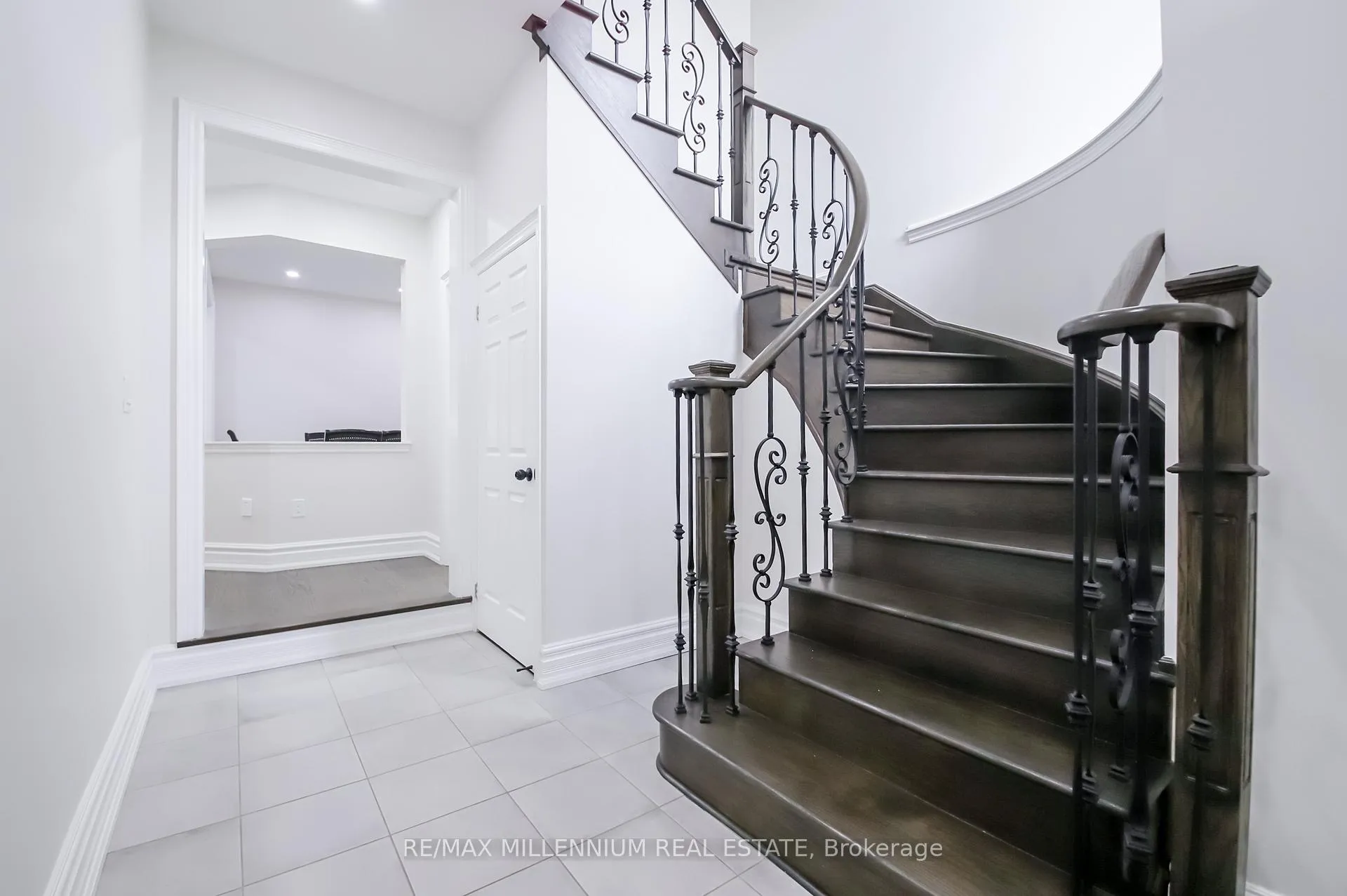 Photo 35 of 47 Douglas Kemp Crescent, Clarington, Bowmanville — HOMEH