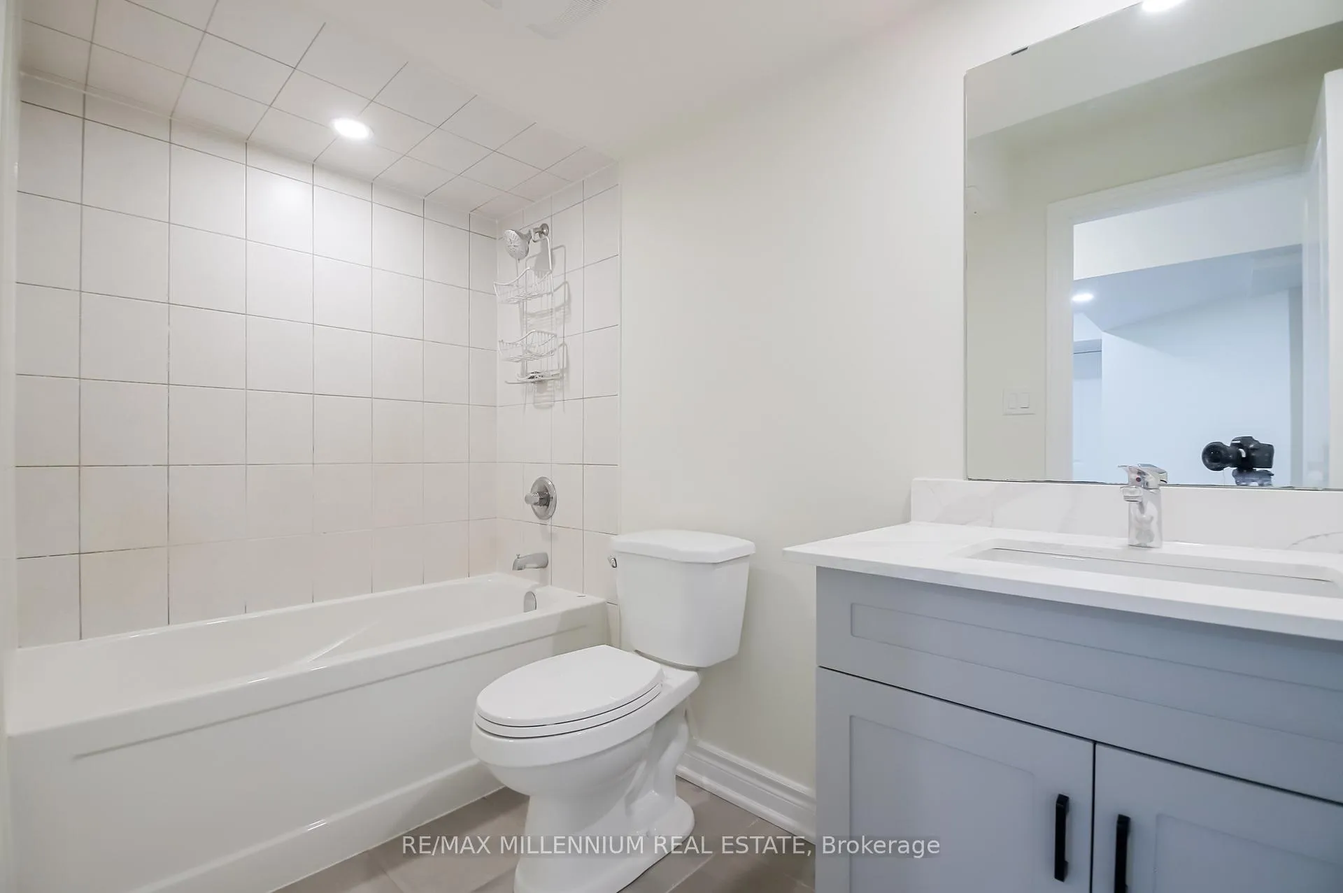 Photo 39 of 47 Douglas Kemp Crescent, Clarington, Bowmanville — HOMEH