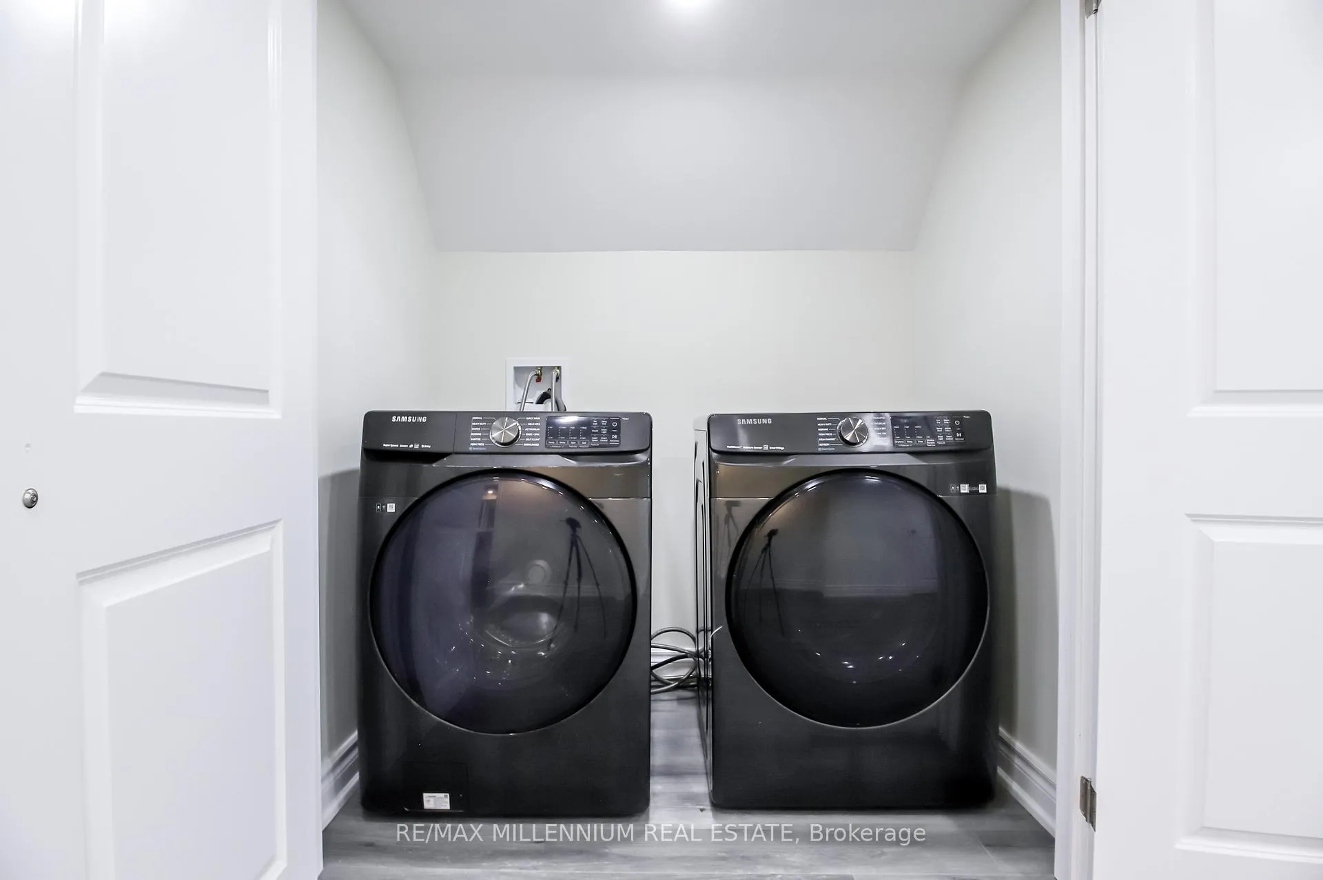 Photo 40 of 47 Douglas Kemp Crescent, Clarington, Bowmanville — HOMEH