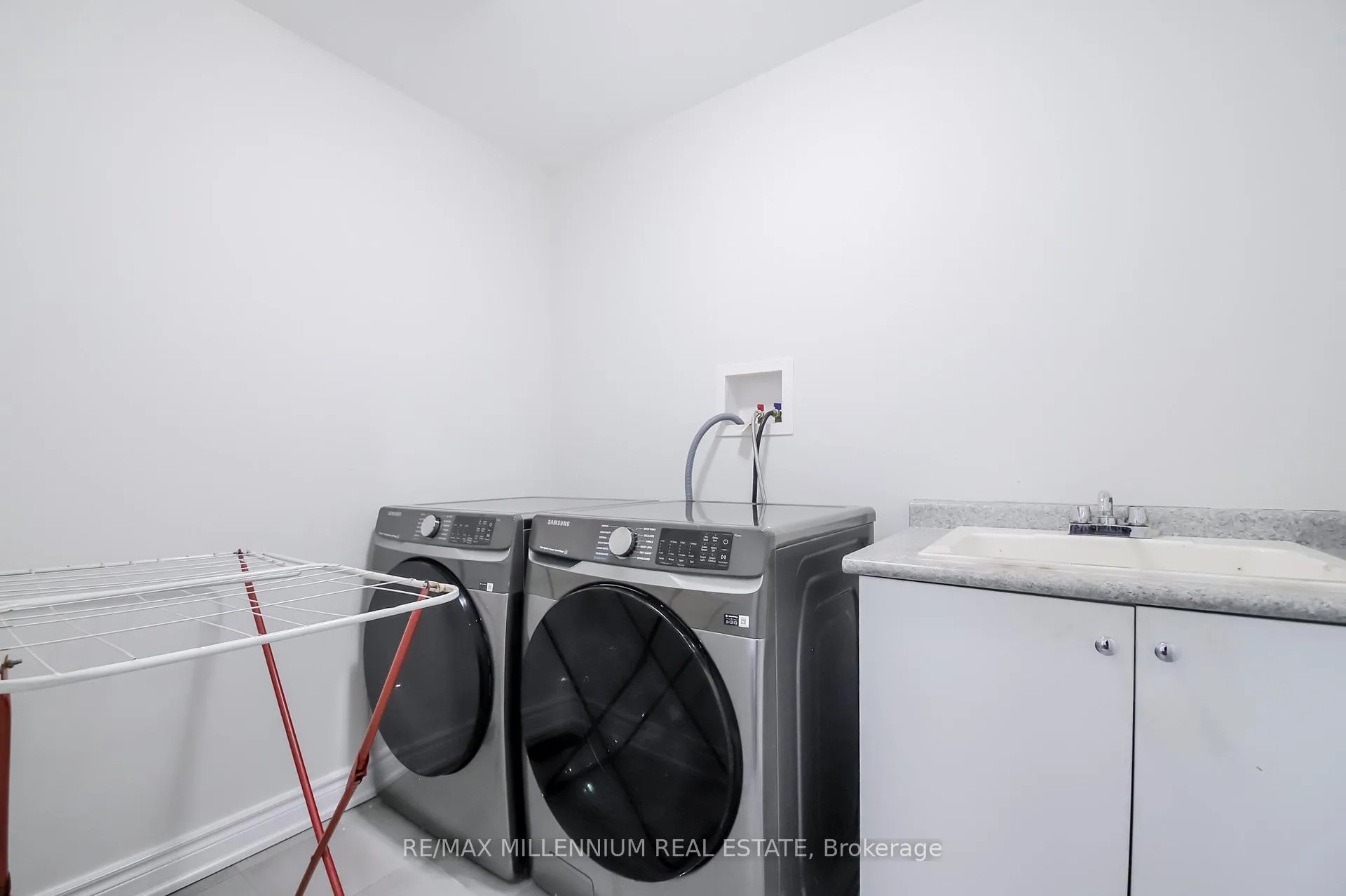 Photo 48 of 47 Douglas Kemp Crescent, Clarington, Bowmanville — HOMEH