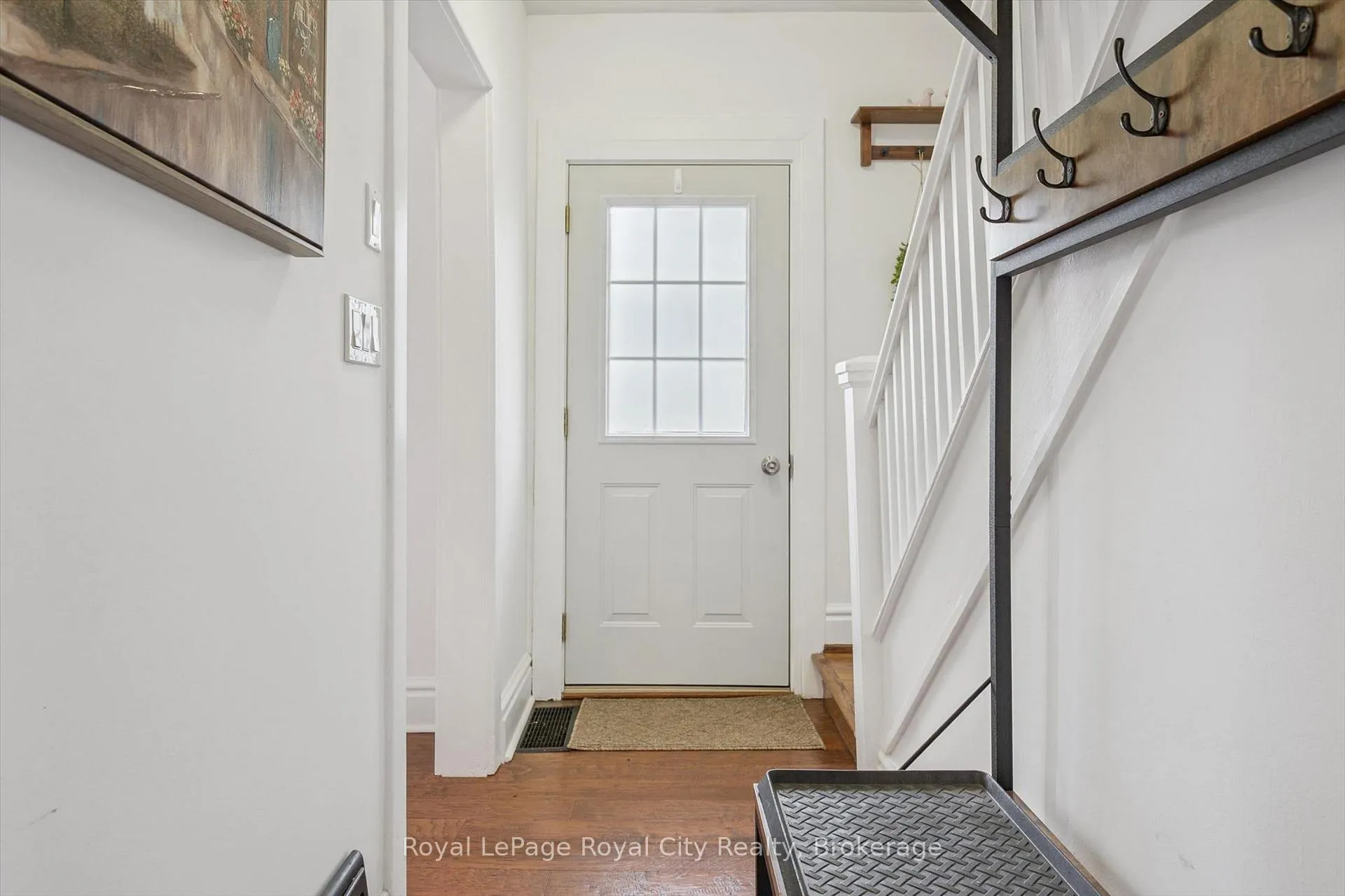 Photo 3 of 136 Alma Street N, Guelph, Junction/Onward Willow — HOMEH