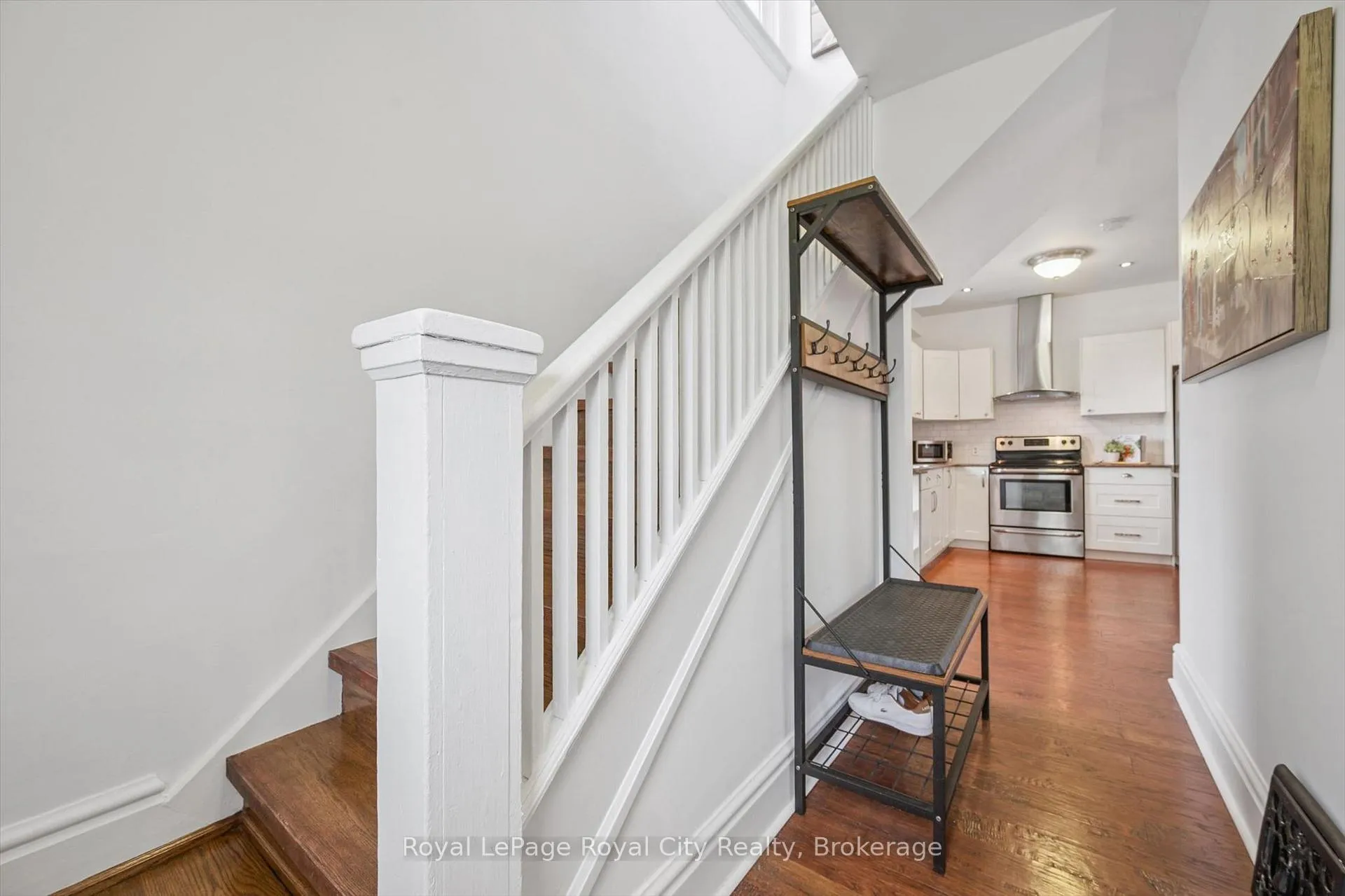 Photo 4 of 136 Alma Street N, Guelph, Junction/Onward Willow — HOMEH