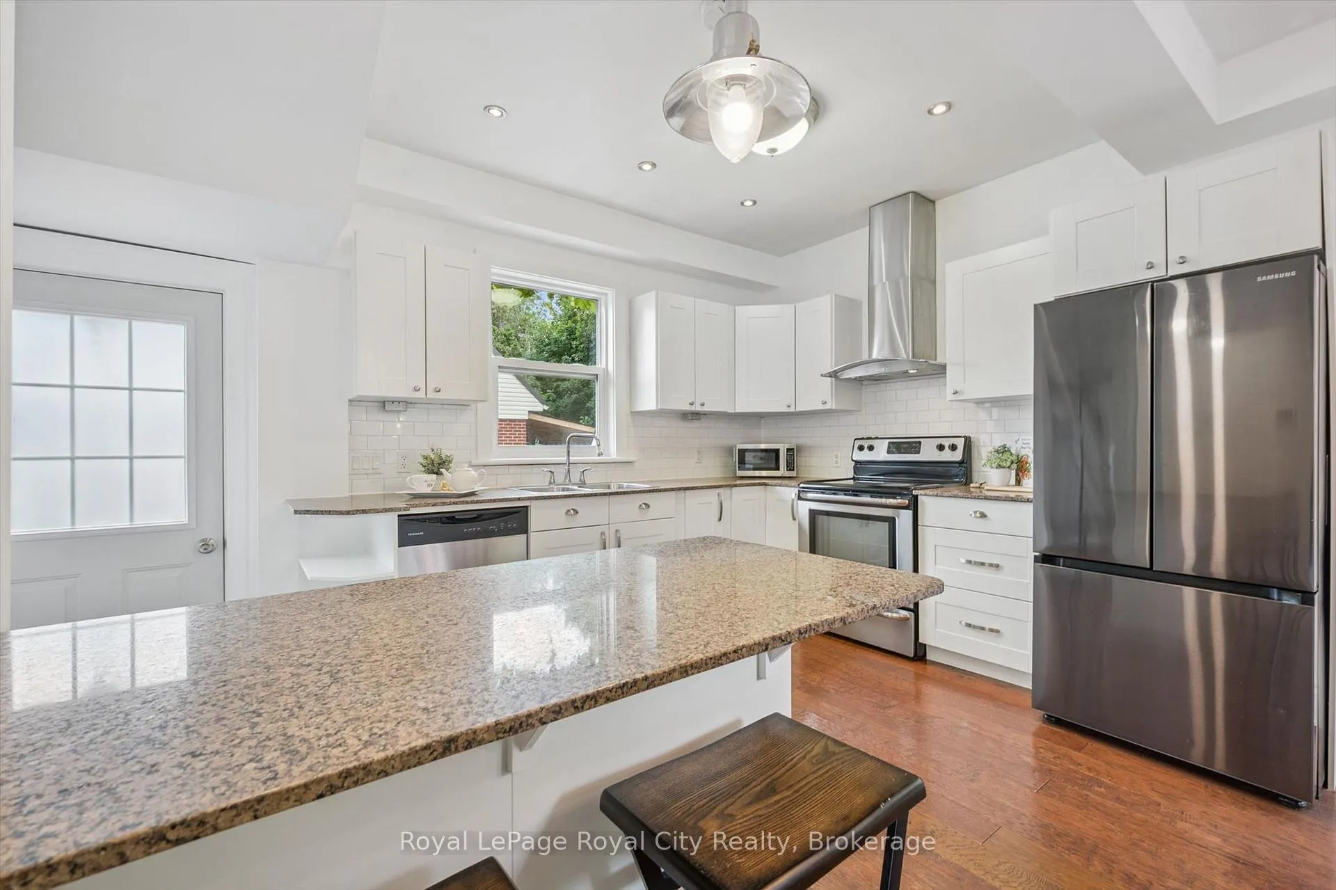 Photo 12 of 136 Alma Street N, Guelph, Junction/Onward Willow — HOMEH