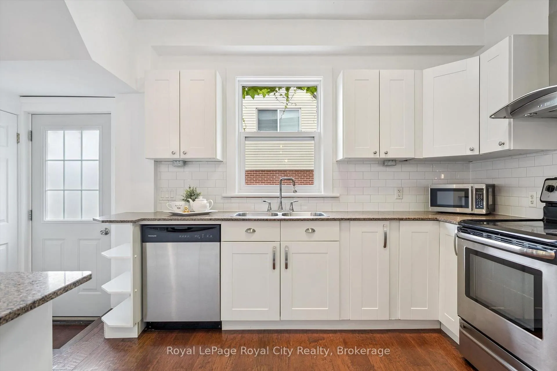 Photo 13 of 136 Alma Street N, Guelph, Junction/Onward Willow — HOMEH