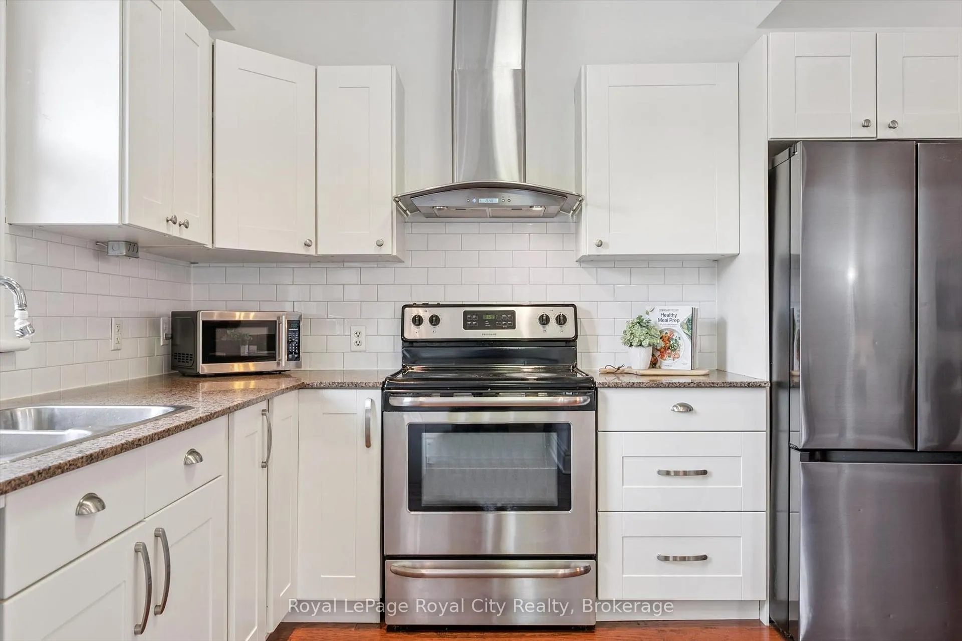 Photo 14 of 136 Alma Street N, Guelph, Junction/Onward Willow — HOMEH