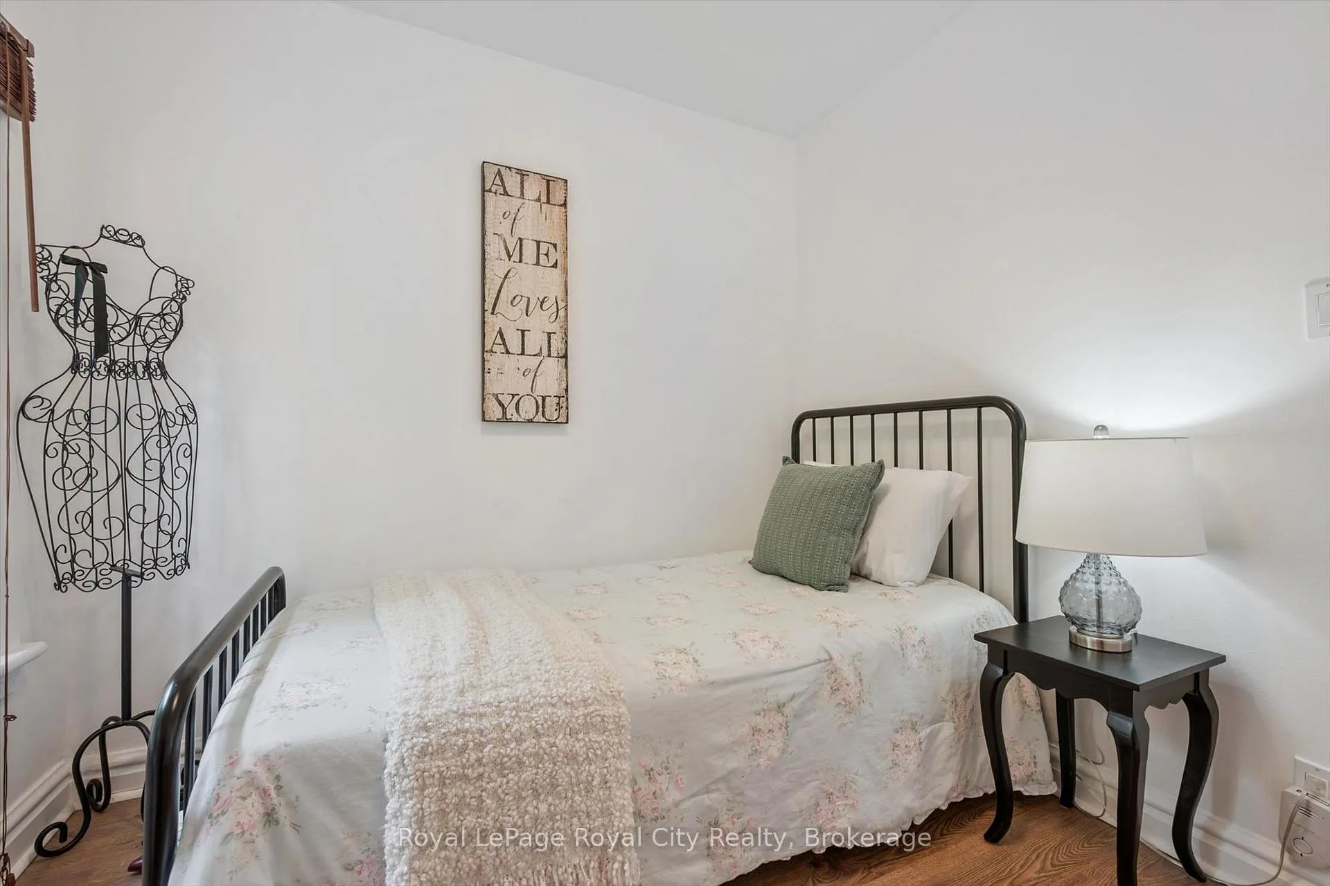 Photo 24 of 136 Alma Street N, Guelph, Junction/Onward Willow — HOMEH