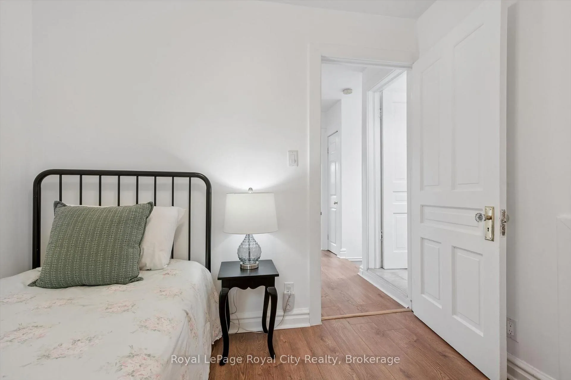 Photo 25 of 136 Alma Street N, Guelph, Junction/Onward Willow — HOMEH
