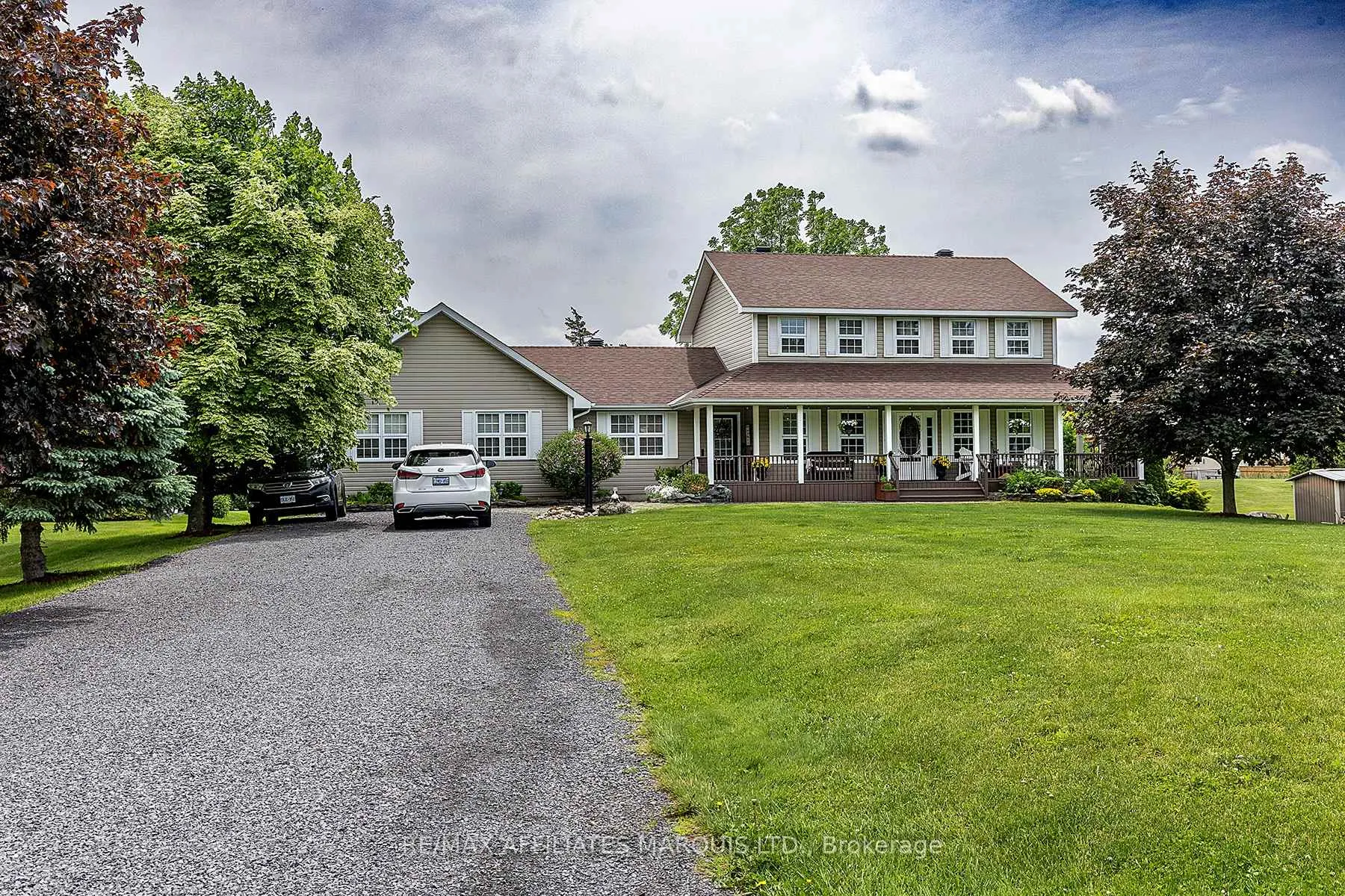 Front of 12118 Lakeshore Drive