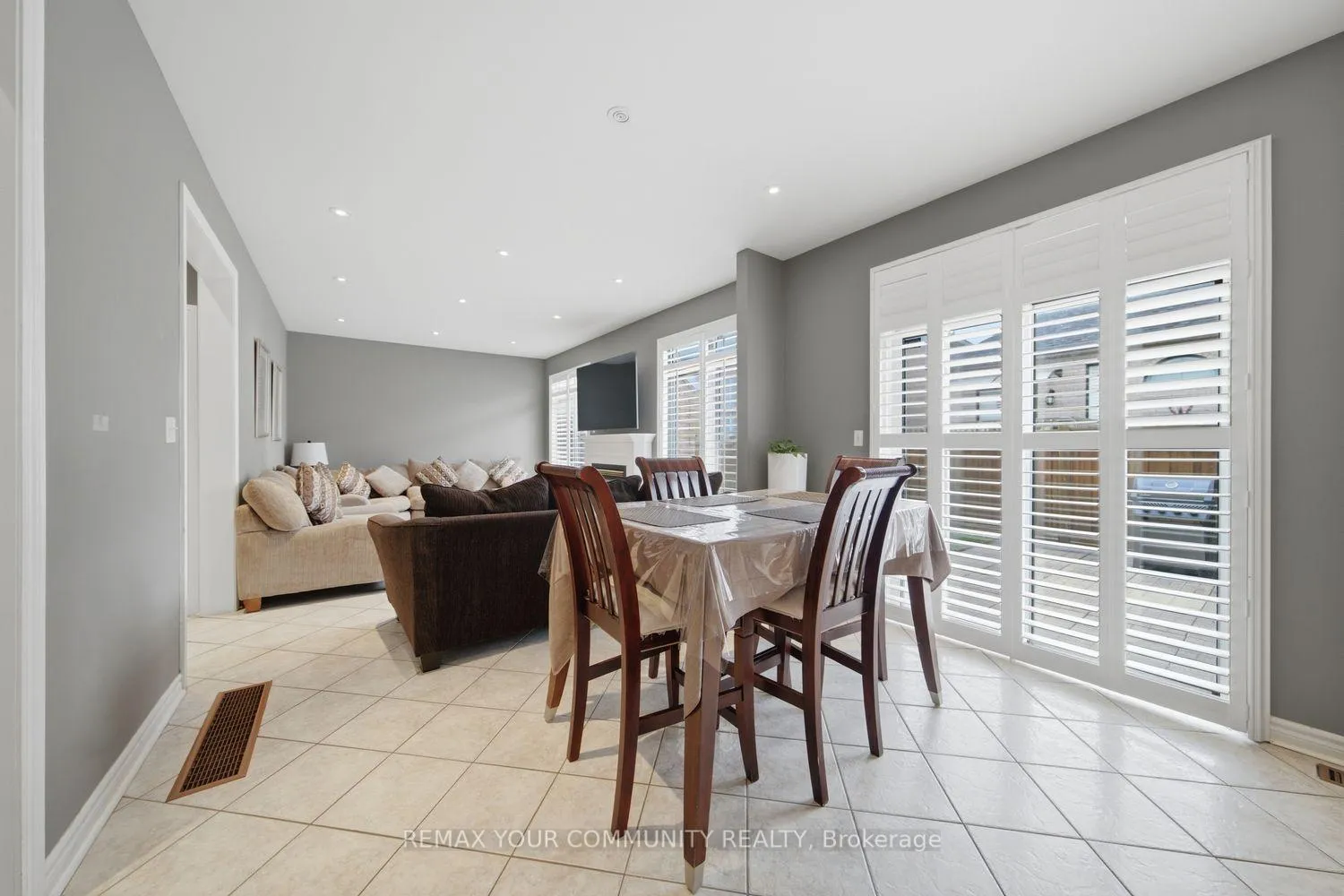Photo 16 of 10 St Clare Boulevard, Vaughan, Vellore Village — HOMEH