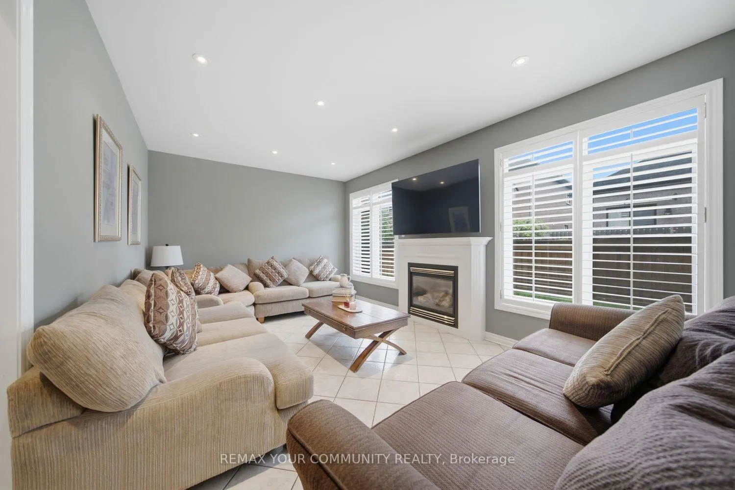 Photo 18 of 10 St Clare Boulevard, Vaughan, Vellore Village — HOMEH