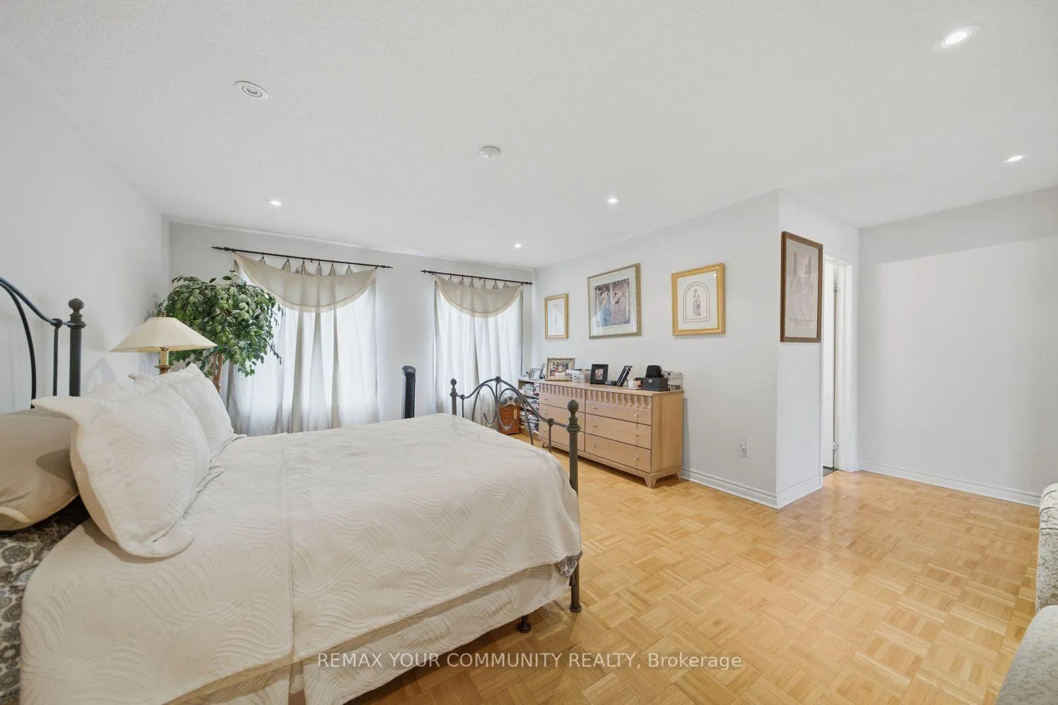 Photo 25 of 10 St Clare Boulevard, Vaughan, Vellore Village — HOMEH