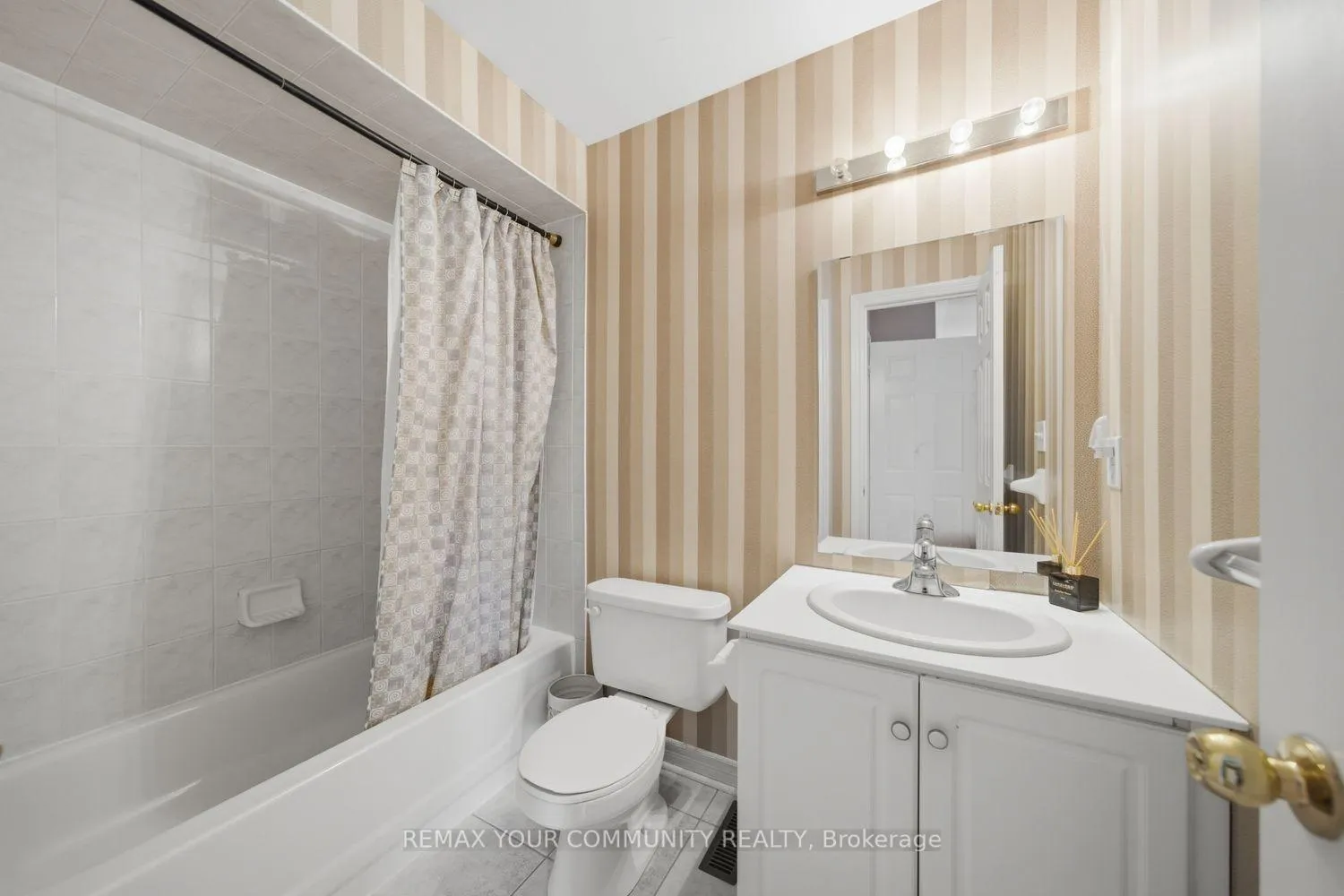 Photo 30 of 10 St Clare Boulevard, Vaughan, Vellore Village — HOMEH