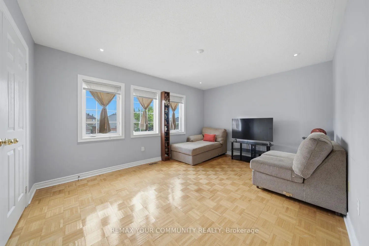 Photo 32 of 10 St Clare Boulevard, Vaughan, Vellore Village — HOMEH