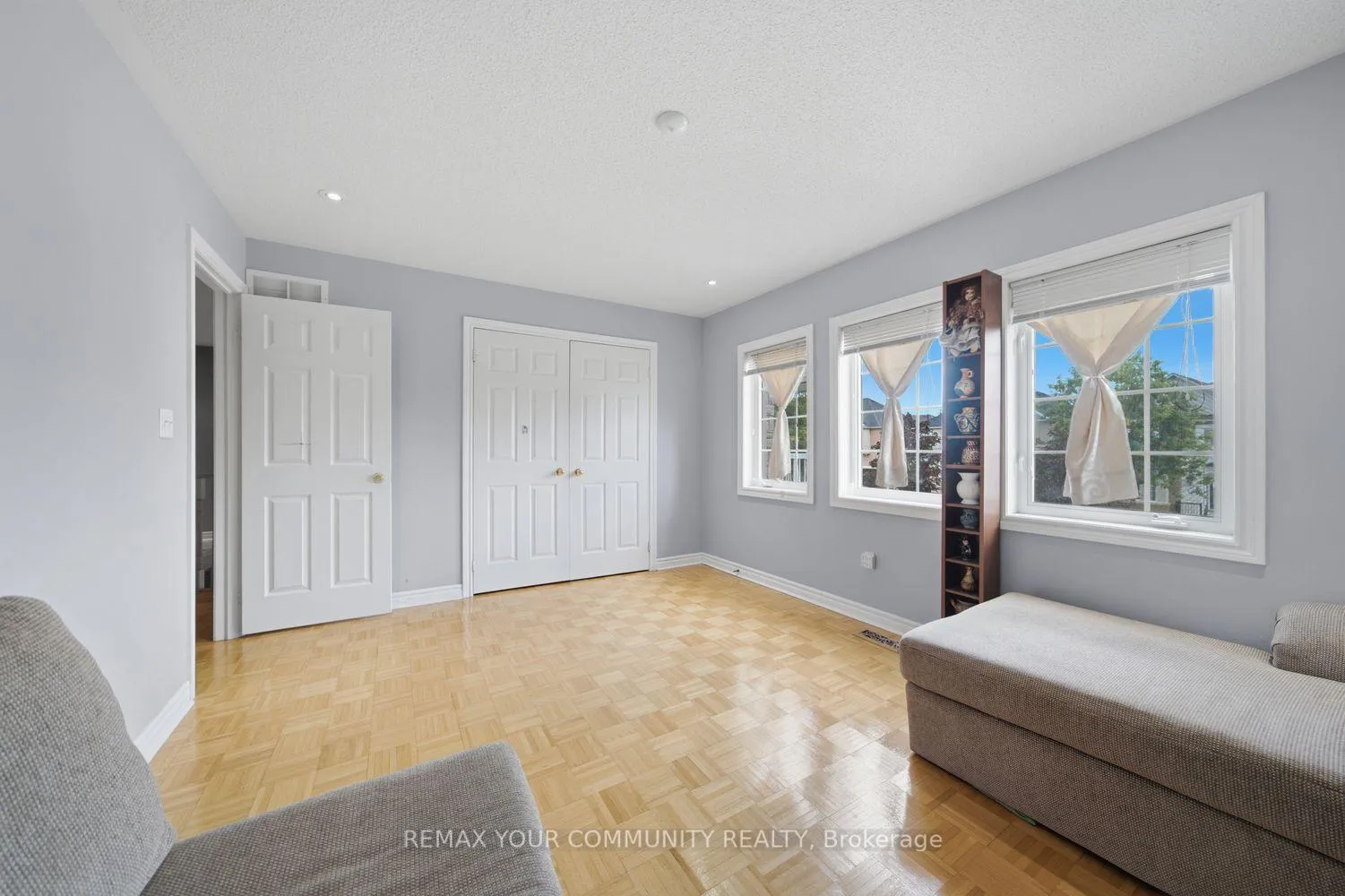 Photo 33 of 10 St Clare Boulevard, Vaughan, Vellore Village — HOMEH