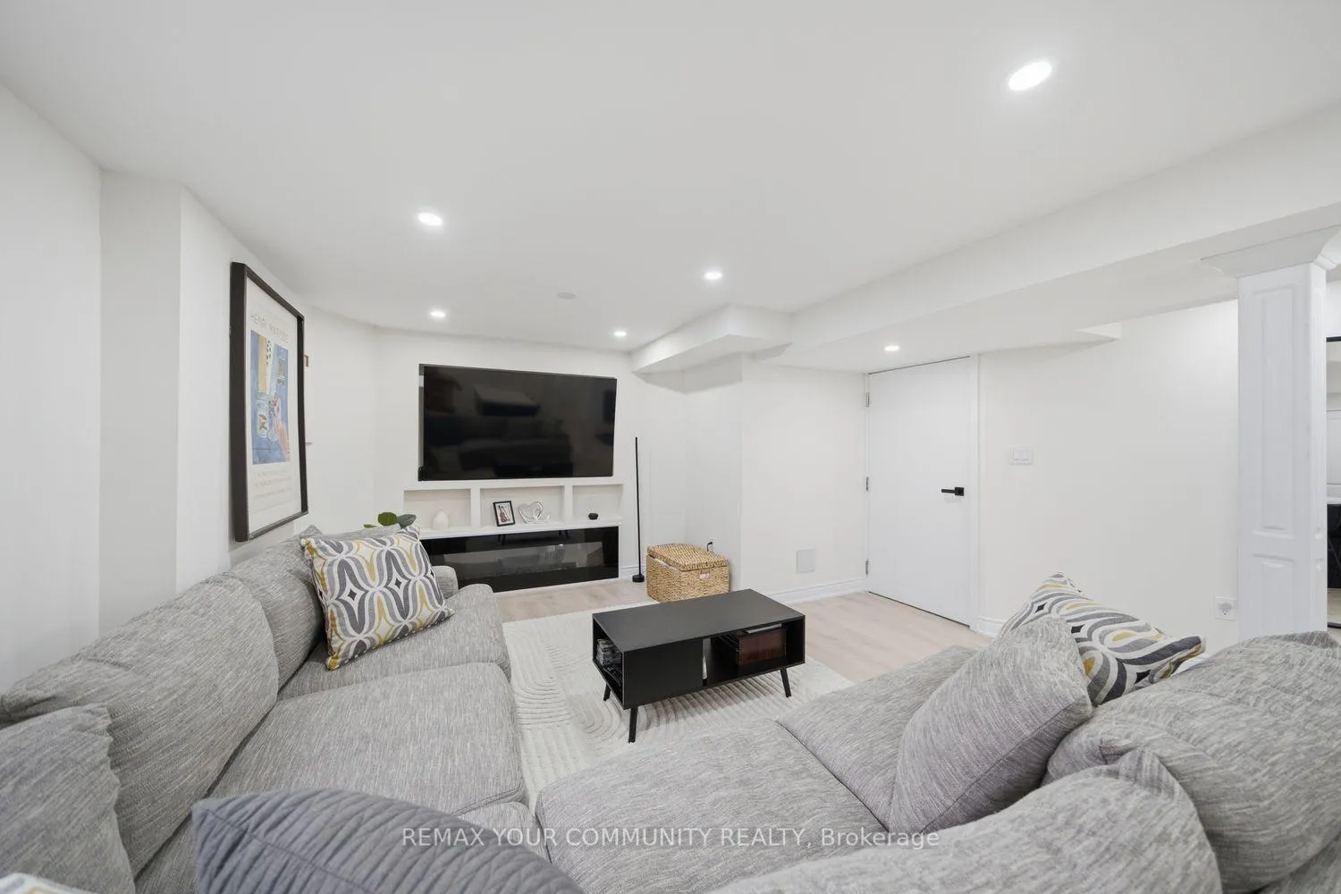 Photo 36 of 10 St Clare Boulevard, Vaughan, Vellore Village — HOMEH