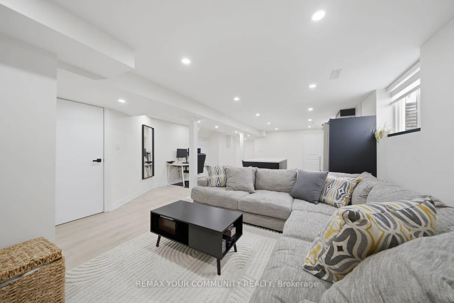 Photo 37 of 10 St Clare Boulevard, Vaughan, Vellore Village — HOMEH
