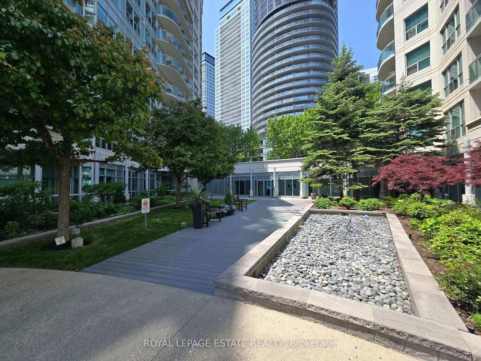 Photo 3 of Unit 632, 600 Queens Quay W, Toronto, Waterfront Communities — HOMEH