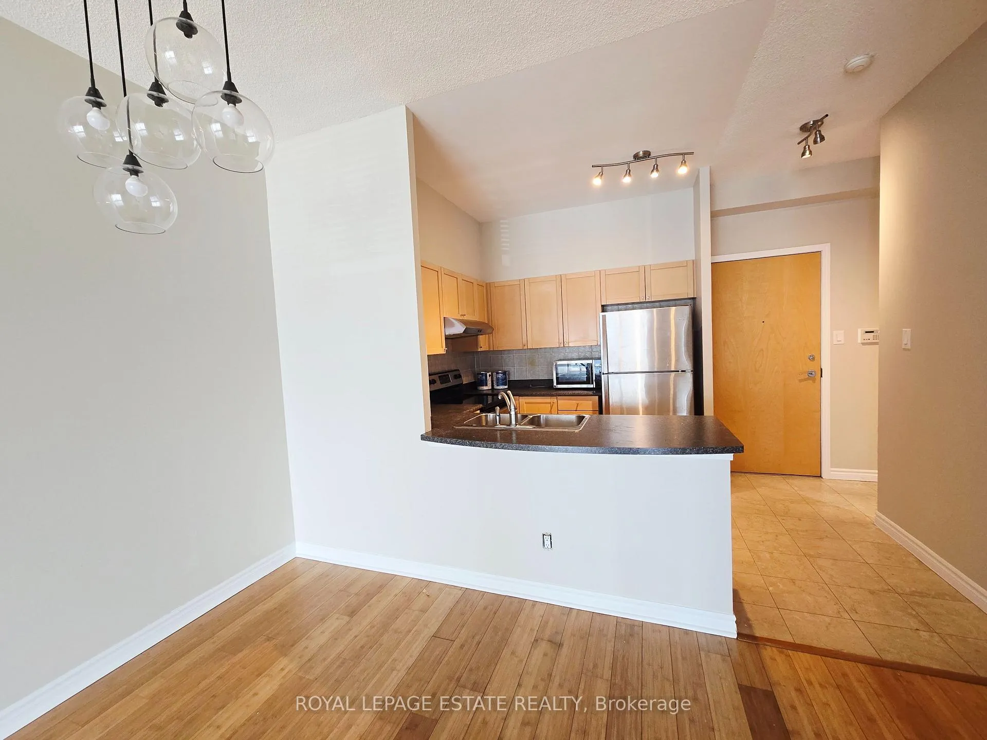 Photo 5 of Unit 632, 600 Queens Quay W, Toronto, Waterfront Communities — HOMEH