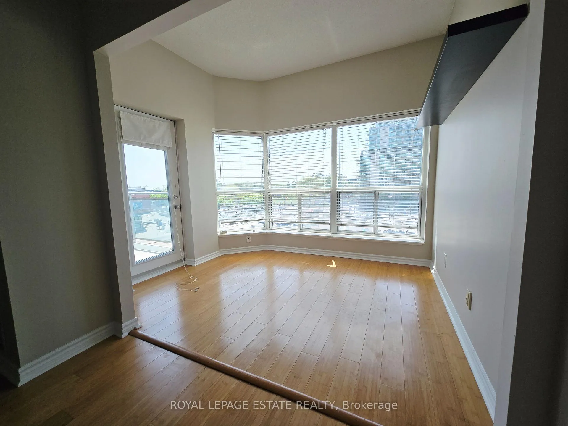 Photo 6 of Unit 632, 600 Queens Quay W, Toronto, Waterfront Communities — HOMEH