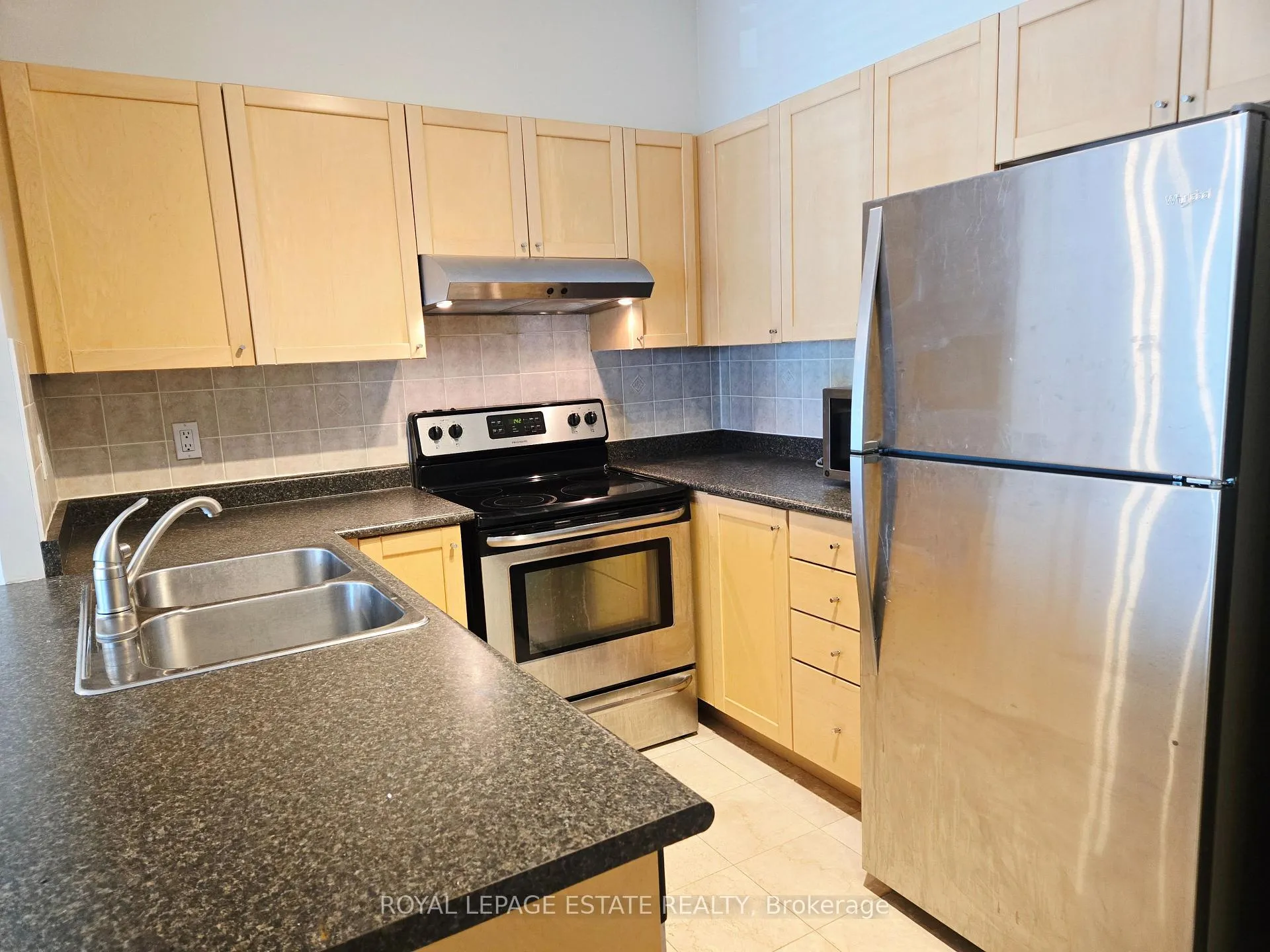 Photo 11 of Unit 632, 600 Queens Quay W, Toronto, Waterfront Communities — HOMEH