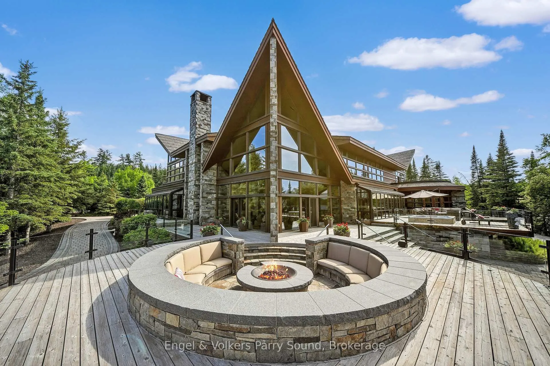 Photo 40 of 4 & 5 Peninsula Road, Kenora, Keewatin — HOMEH