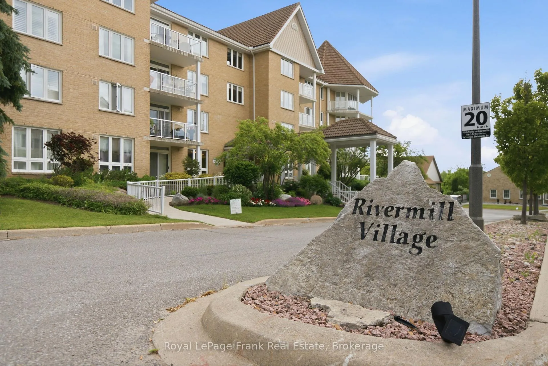Photo 3 of Unit 110, 51 Rivermill Boulevard, Kawartha Lakes, Lindsay — HOMEH
