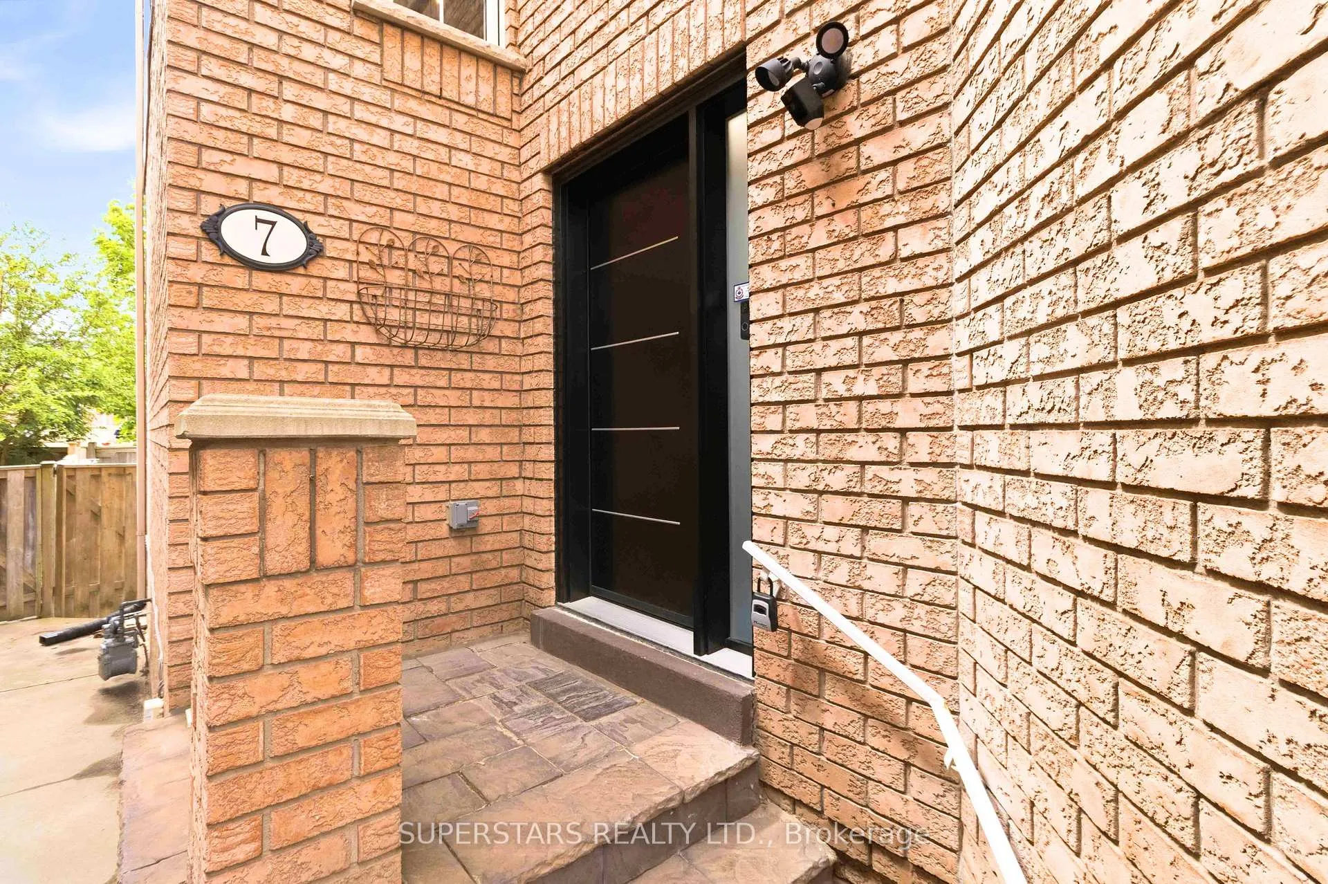 Photo 5 of 7 Alder Grove, Aurora, Aurora Grove — HOMEH