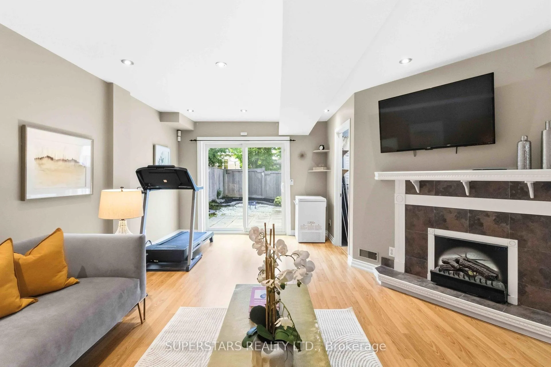 Photo 33 of 7 Alder Grove, Aurora, Aurora Grove — HOMEH