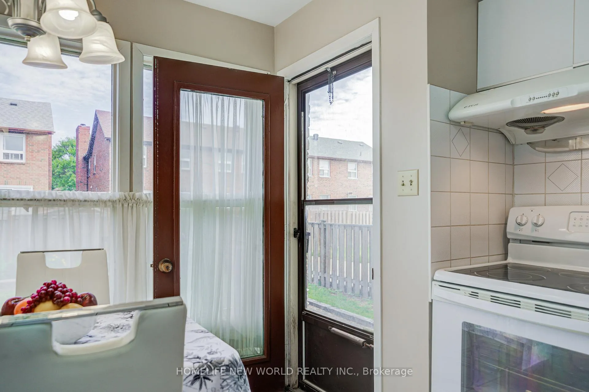 Photo 22 of 129 Sandyhook Square, Scarborough, Steeles — HOMEH