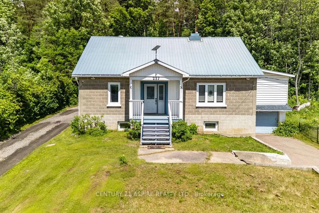 Front of 237 Bonnechere Street W
