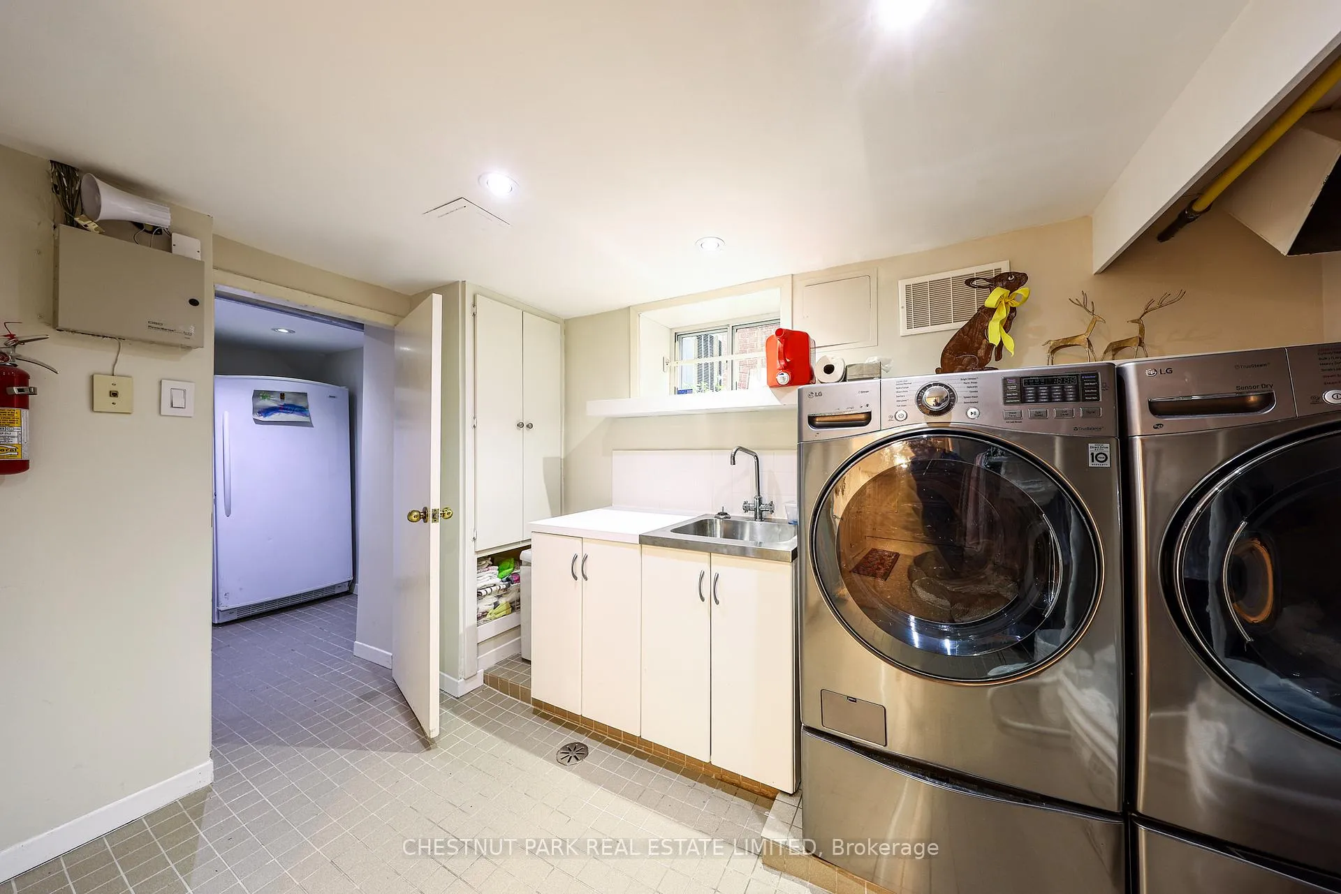 Photo 25 of 74 Chatsworth Drive, Toronto, Lawrence Park South — HOMEH