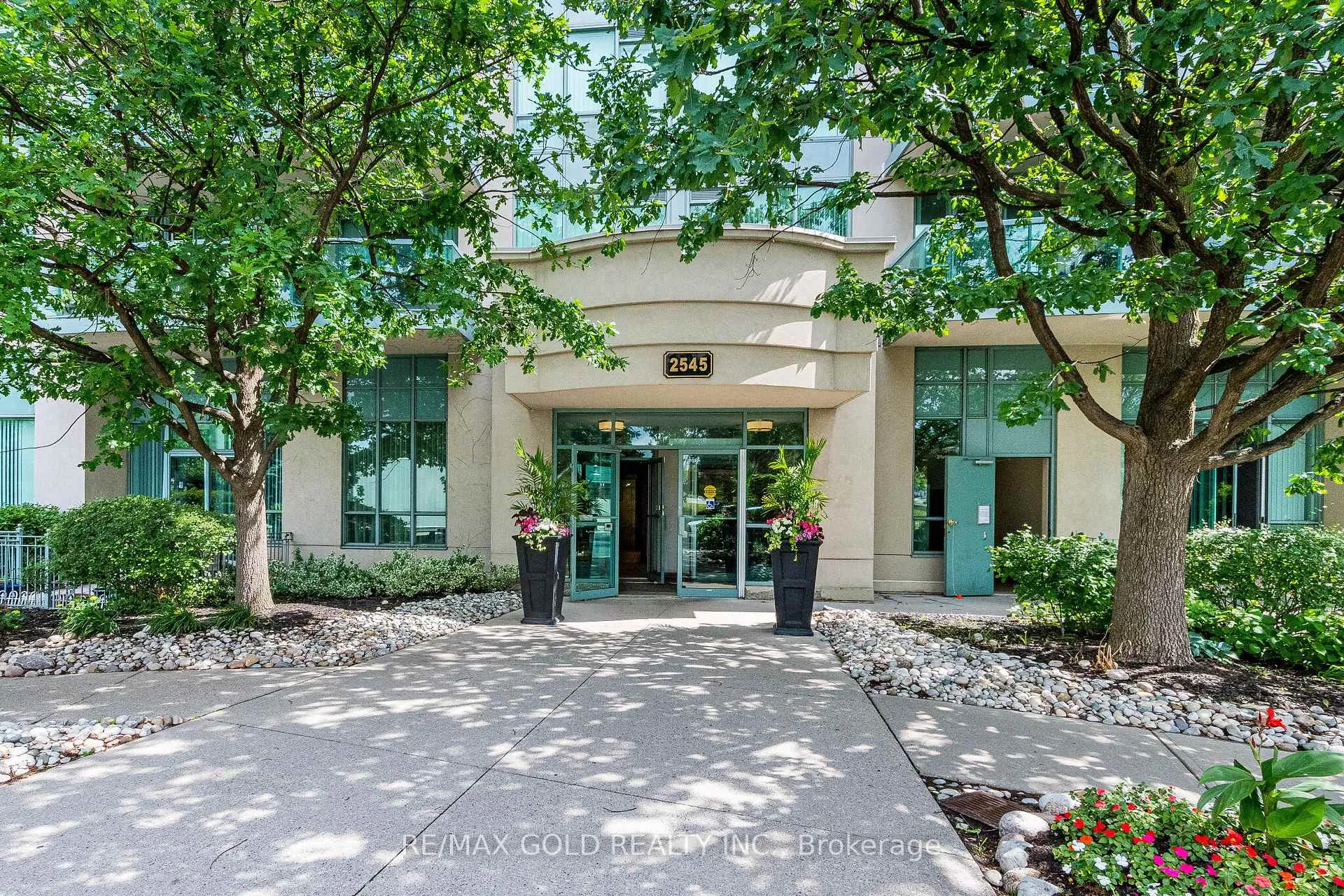 Photo 2 of Unit 701, 2545 Erin Centre Boulevard, Mississauga, Central Erin Mills — HOMEH