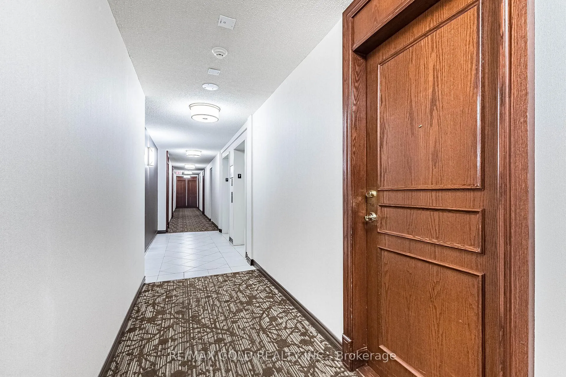 Photo 4 of Unit 701, 2545 Erin Centre Boulevard, Mississauga, Central Erin Mills — HOMEH