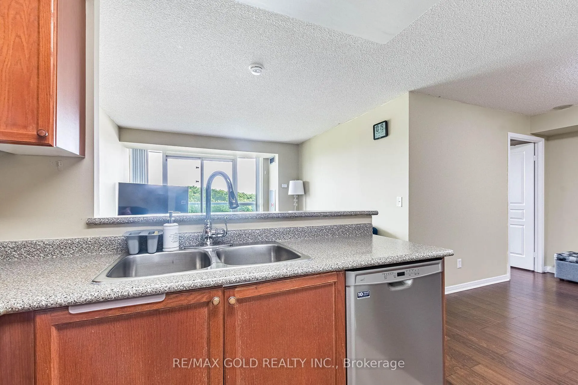 Photo 8 of Unit 701, 2545 Erin Centre Boulevard, Mississauga, Central Erin Mills — HOMEH