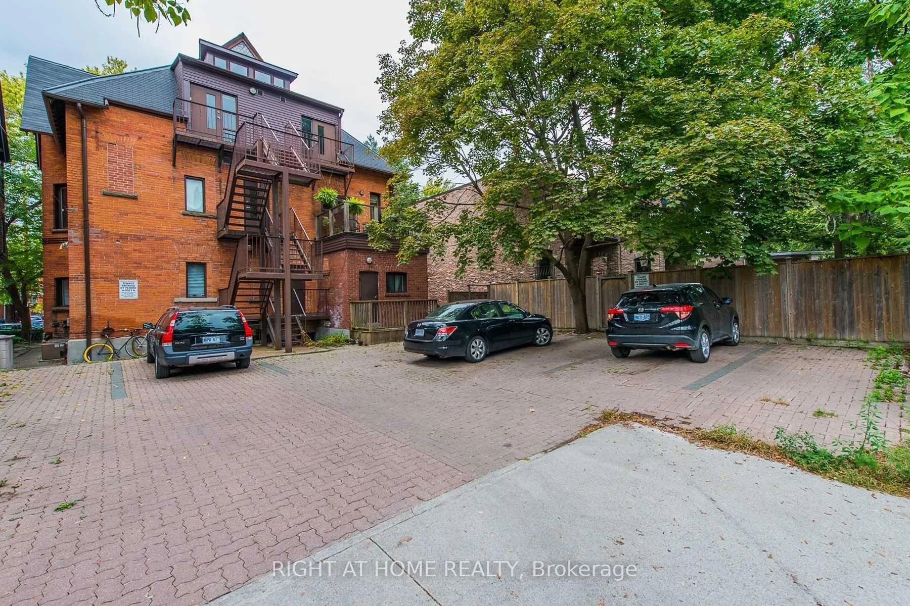 Photo 2 of 173-175 Madison Avenue, Toronto, The Annex — HOMEH