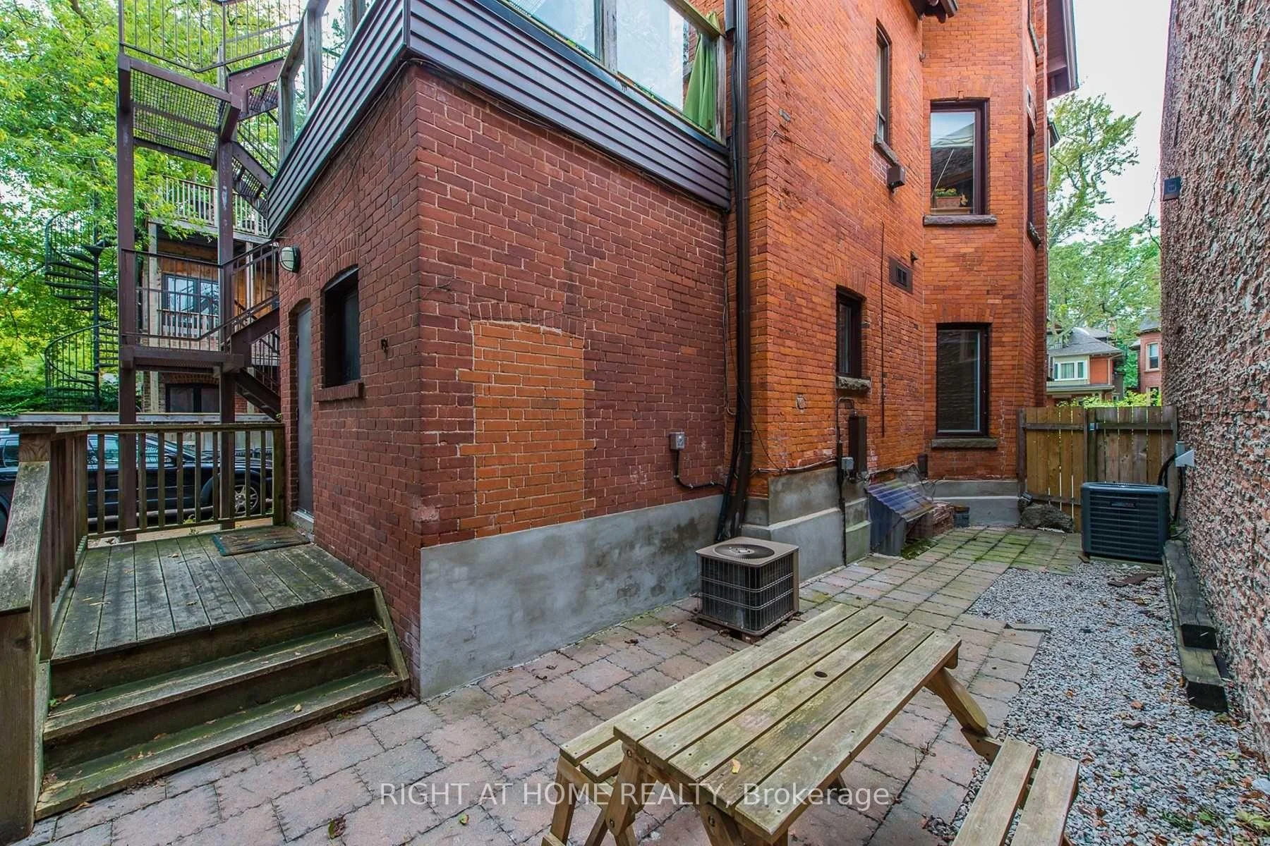 Photo 3 of 173-175 Madison Avenue, Toronto, The Annex — HOMEH