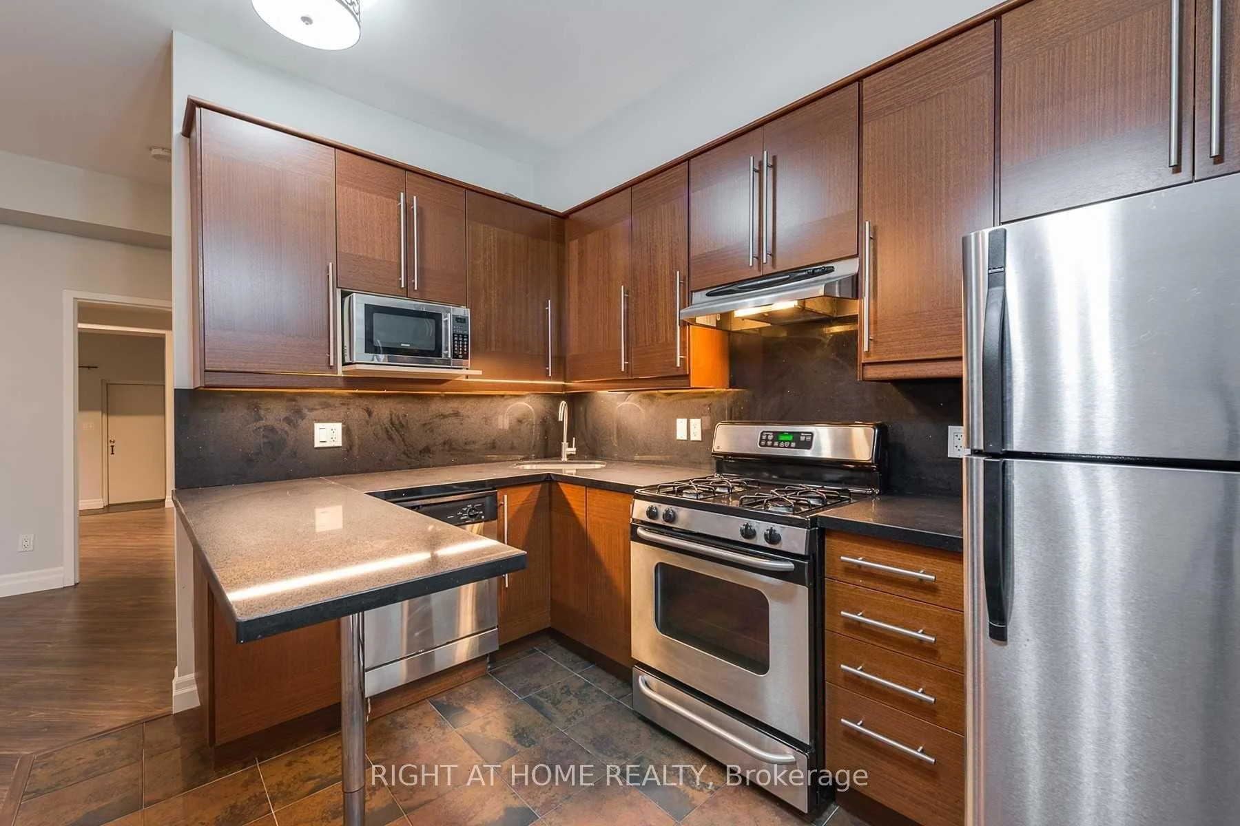 Photo 7 of 173-175 Madison Avenue, Toronto, The Annex — HOMEH
