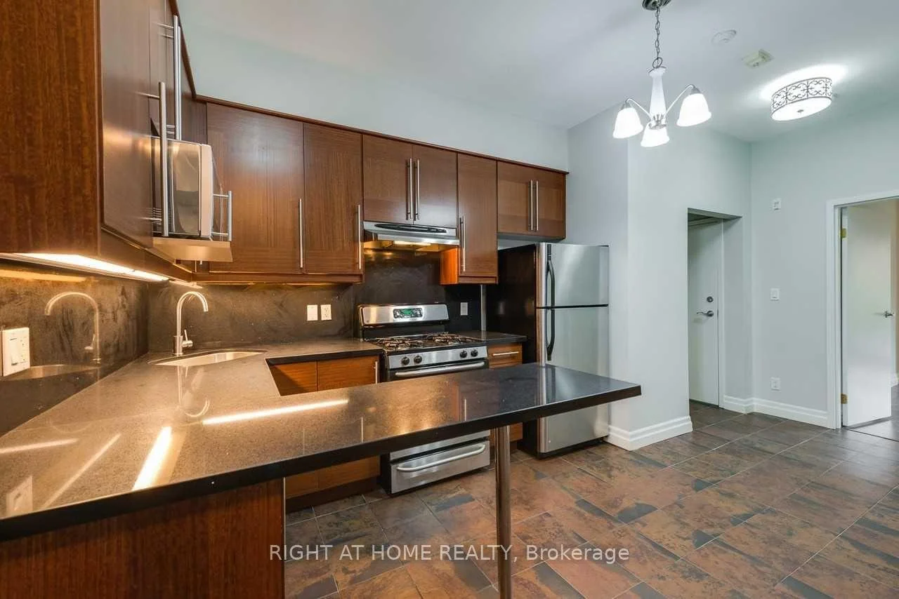 Photo 8 of 173-175 Madison Avenue, Toronto, The Annex — HOMEH