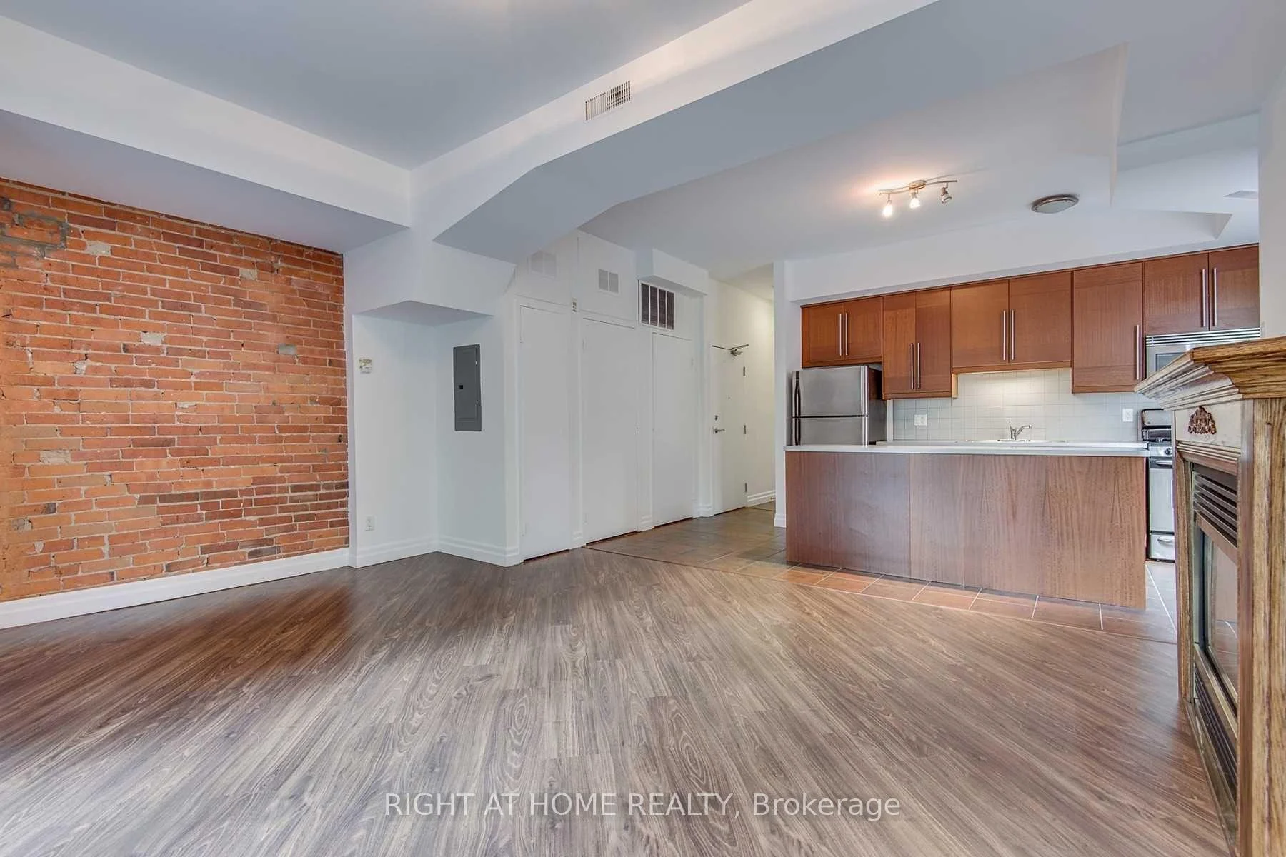Photo 10 of 173-175 Madison Avenue, Toronto, The Annex — HOMEH