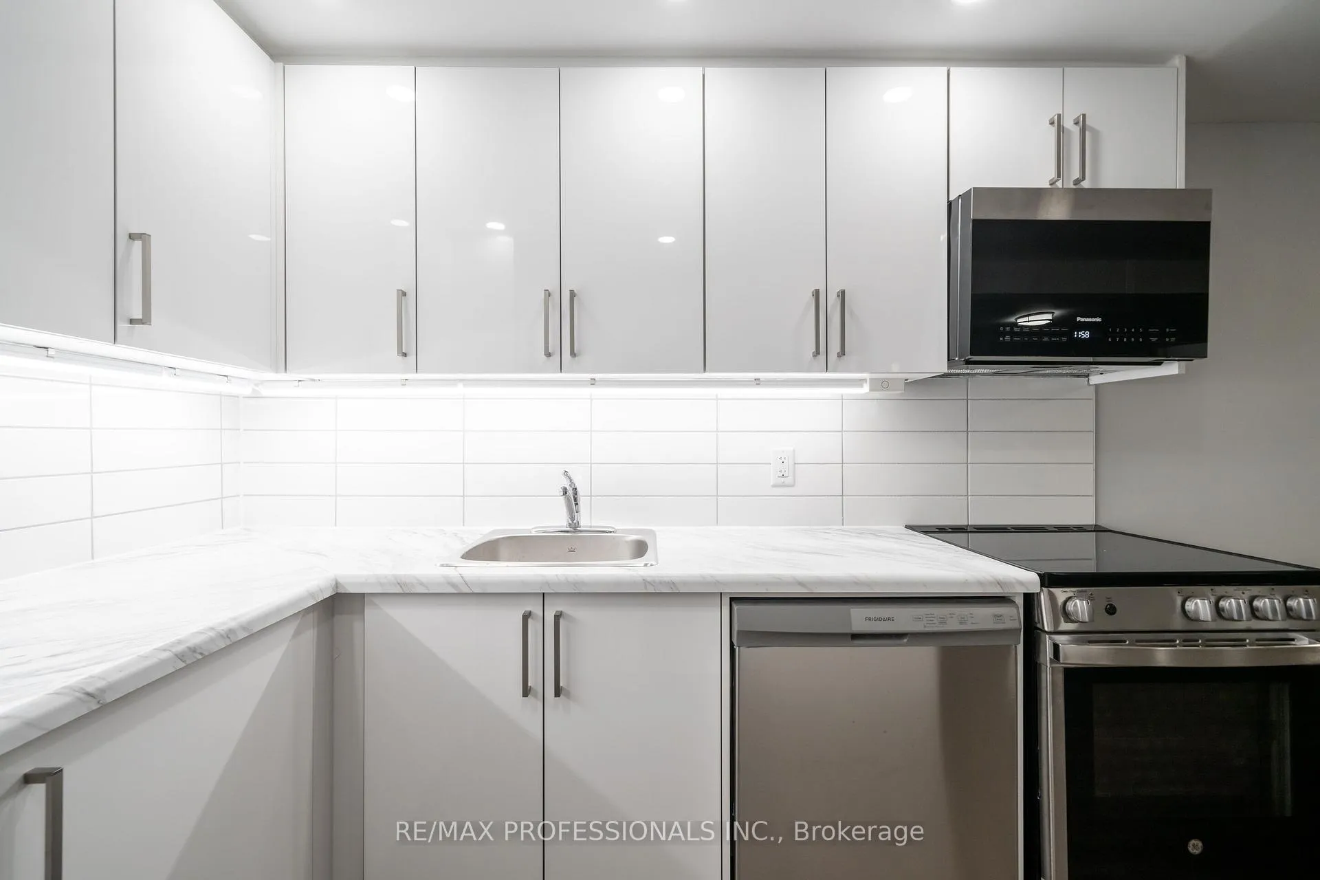 Photo 2 of Unit 4, 1485 King Street W, Toronto, South Parkdale — HOMEH