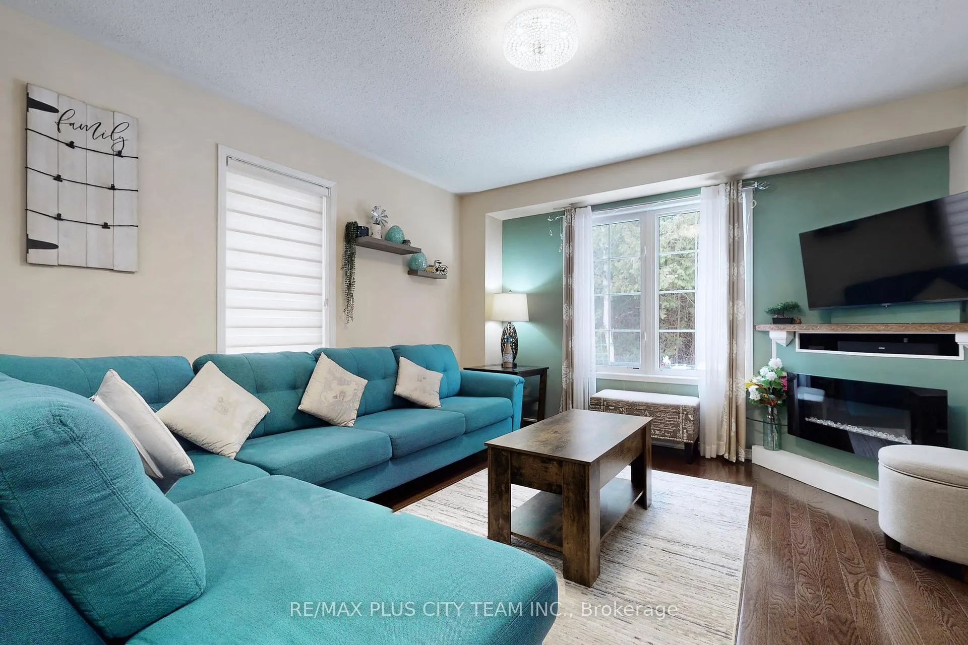 Photo 3 of 16 Edison Way, Whitby, Taunton North — HOMEH
