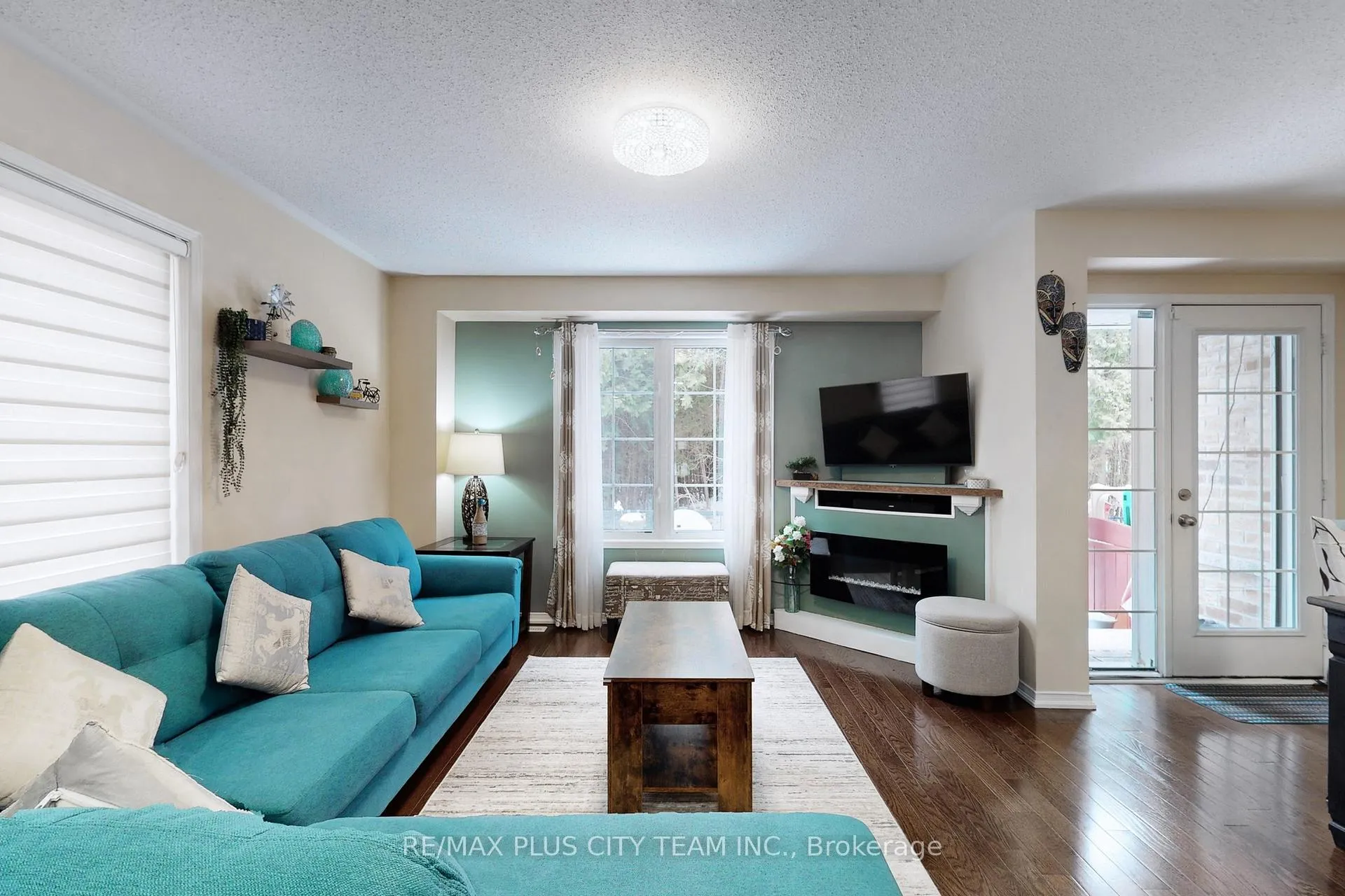 Photo 4 of 16 Edison Way, Whitby, Taunton North — HOMEH