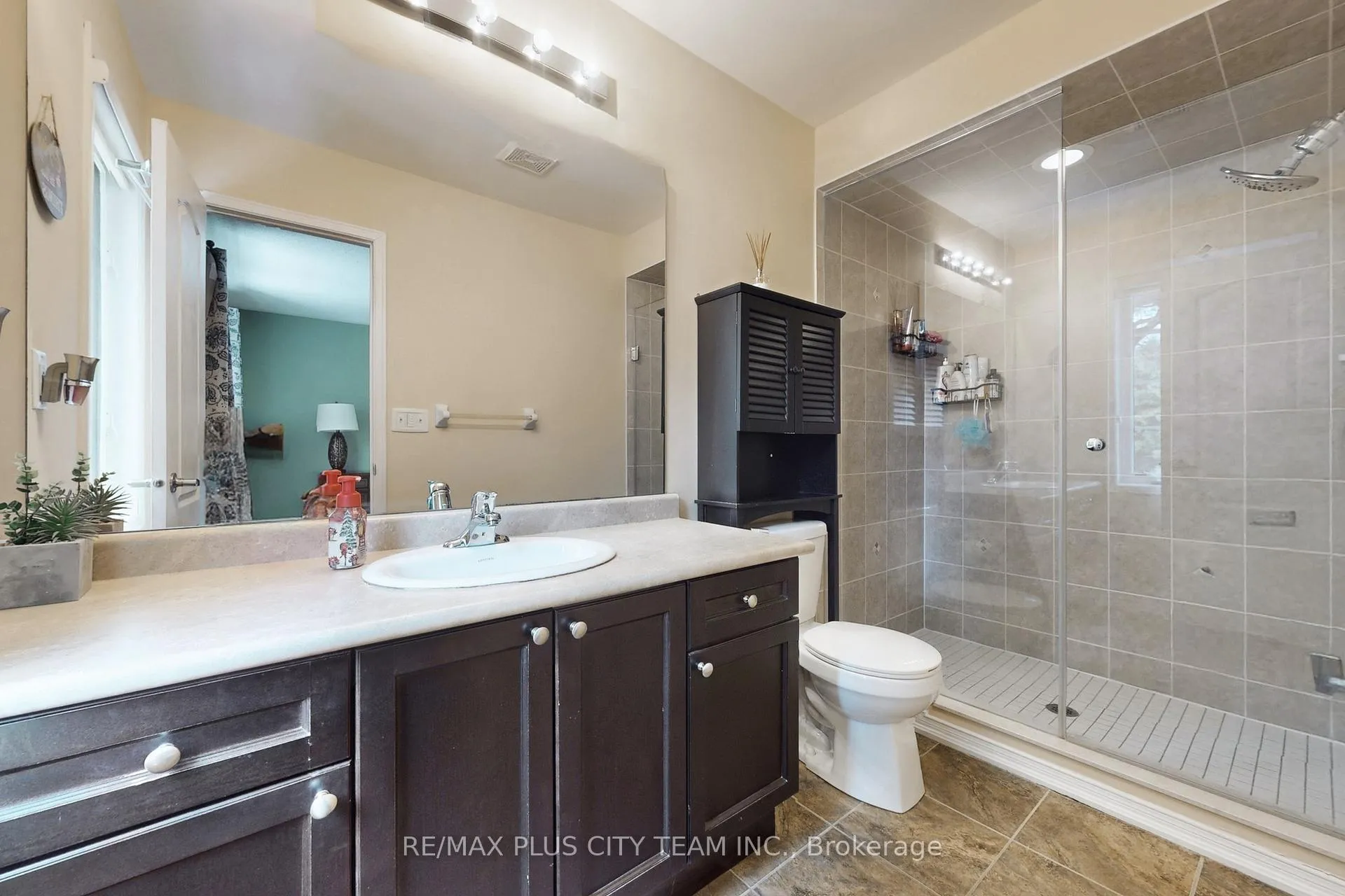 Photo 18 of 16 Edison Way, Whitby, Taunton North — HOMEH