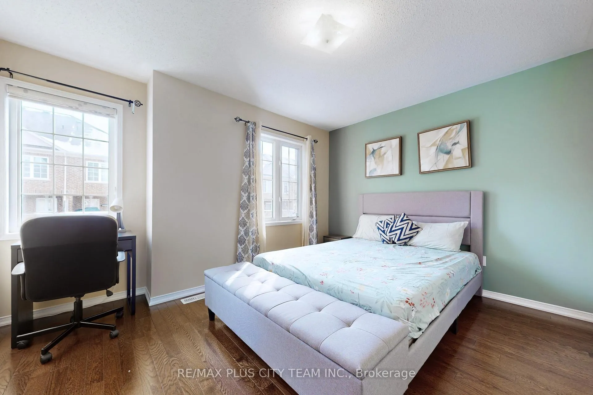 Photo 19 of 16 Edison Way, Whitby, Taunton North — HOMEH