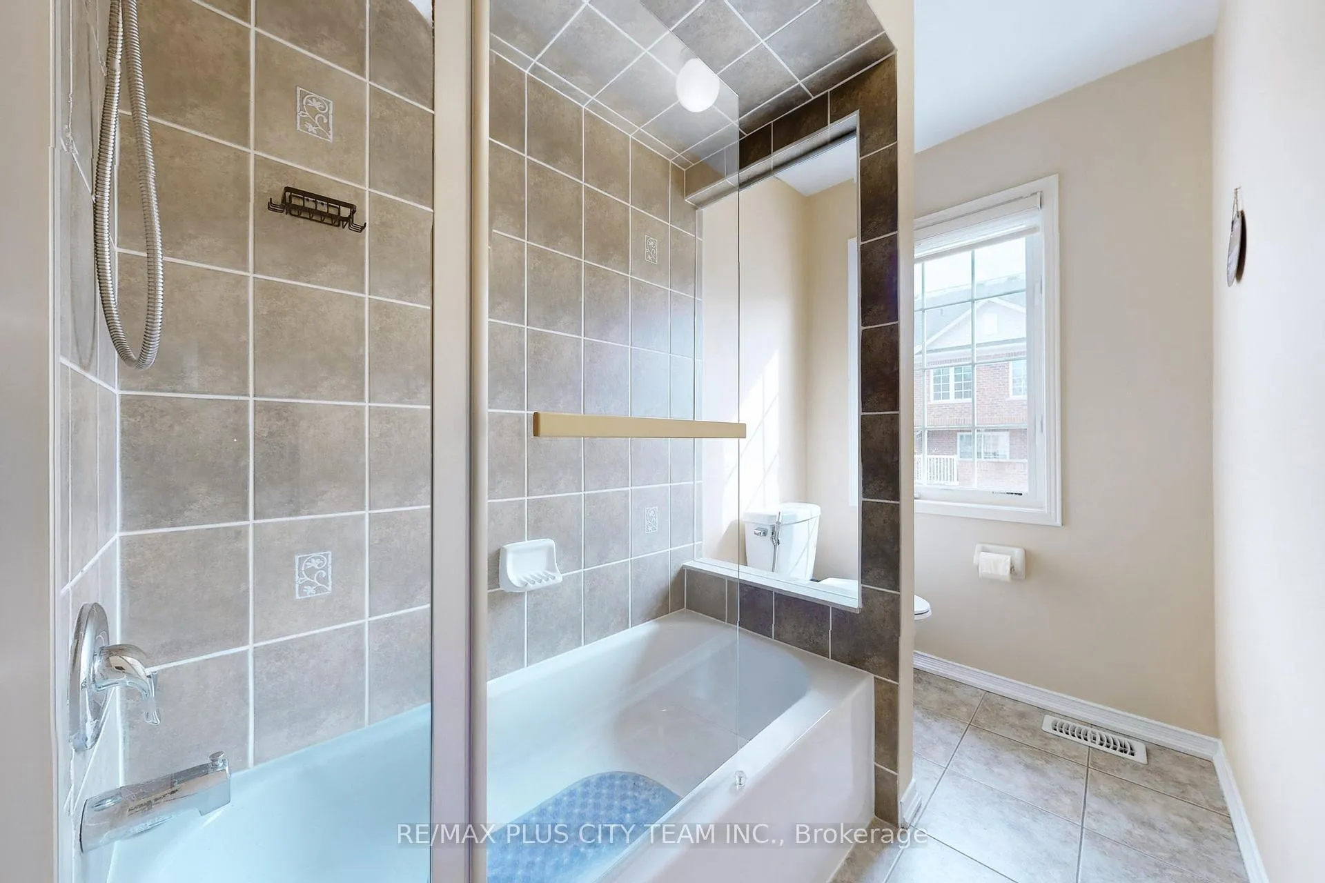 Photo 22 of 16 Edison Way, Whitby, Taunton North — HOMEH
