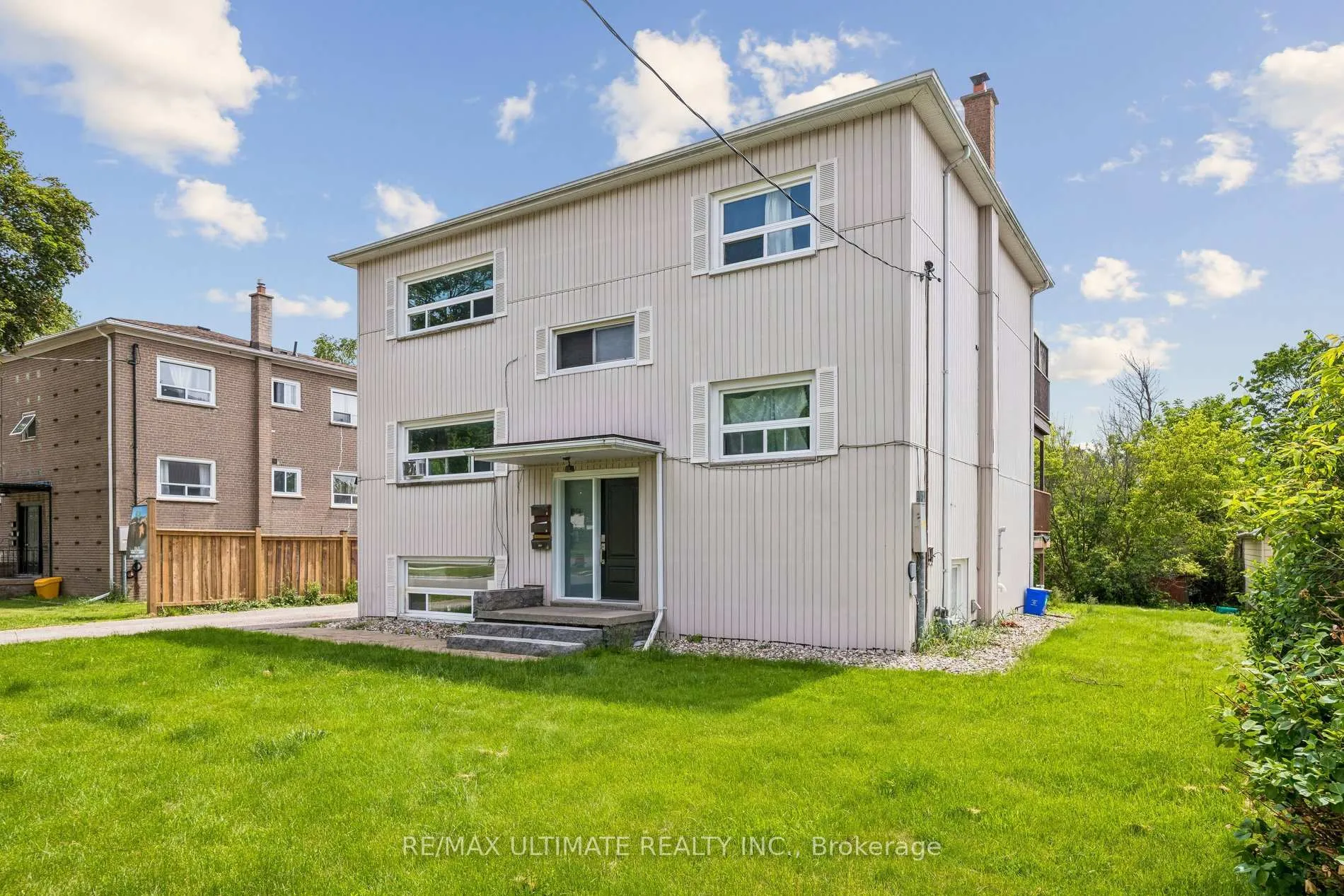 Photo 4 of 1056 Ravine Road, Oshawa, Lakeview — HOMEH
