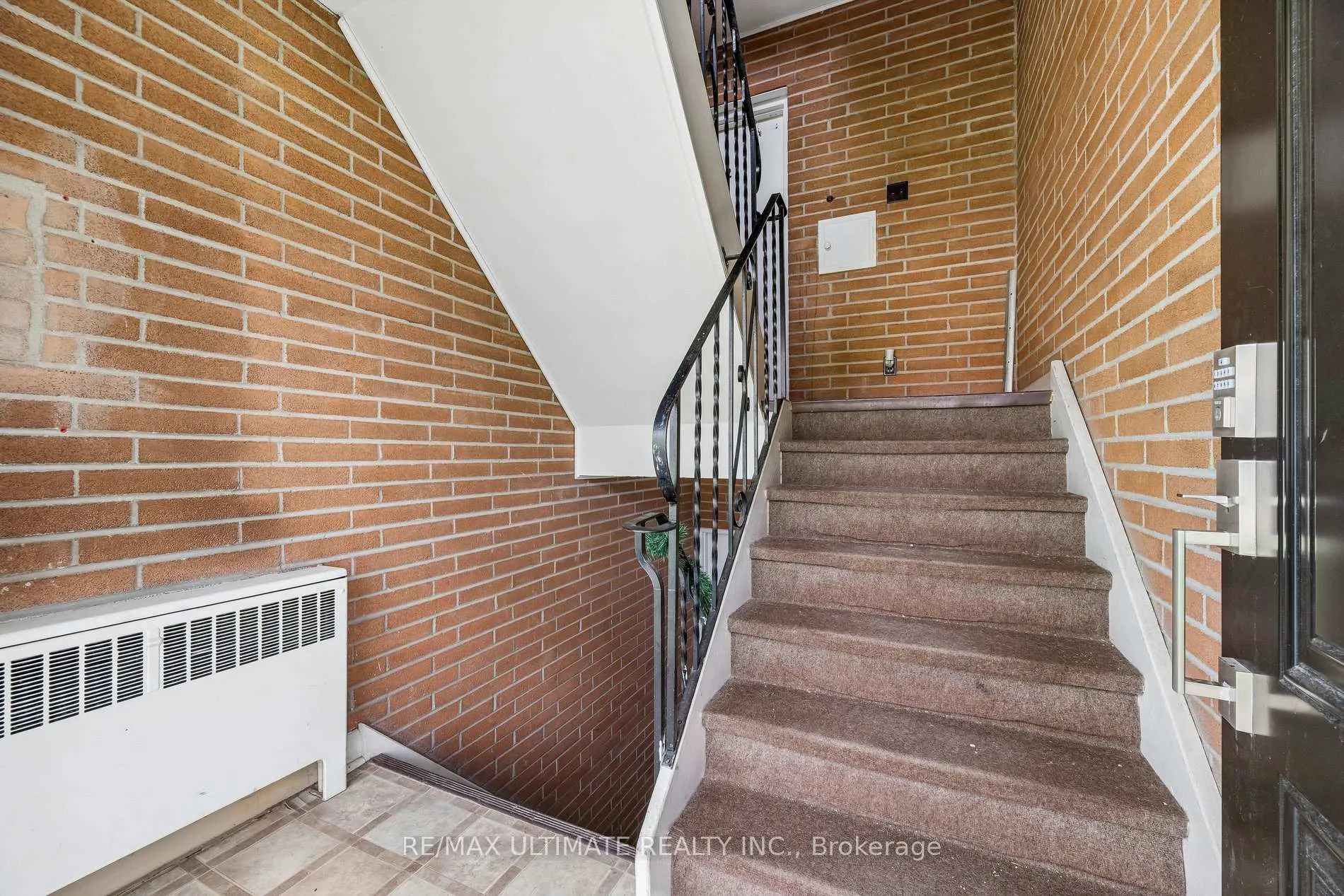 Photo 5 of 1056 Ravine Road, Oshawa, Lakeview — HOMEH